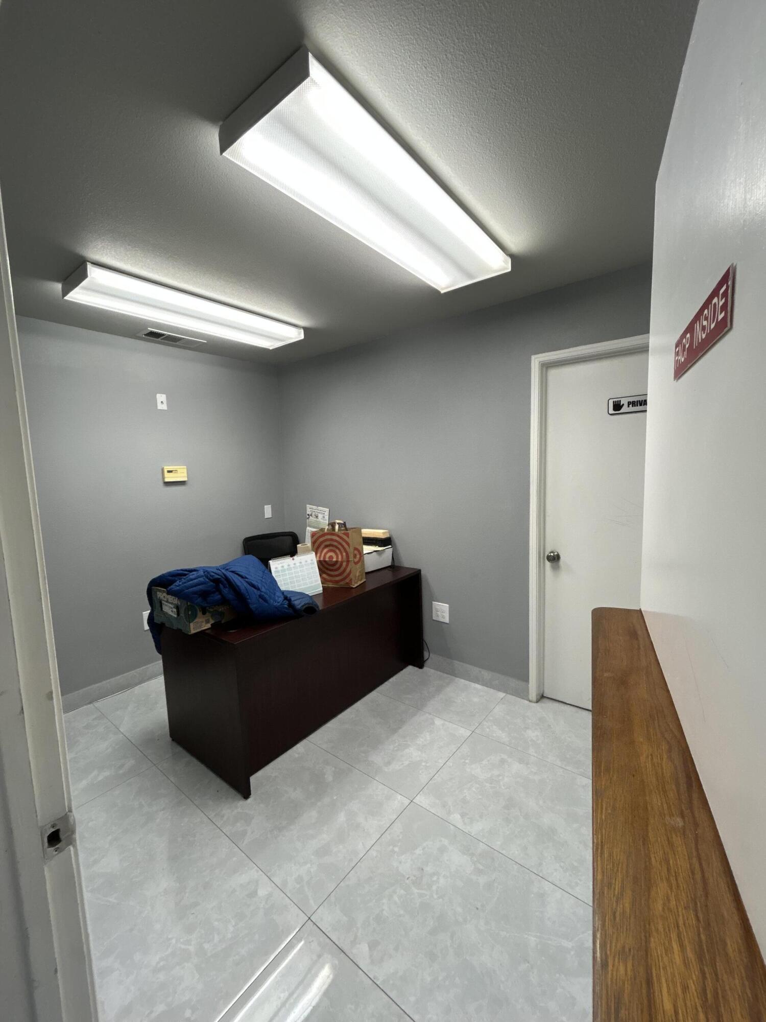 2441 N 10th Ave, Hanford, CA 93230