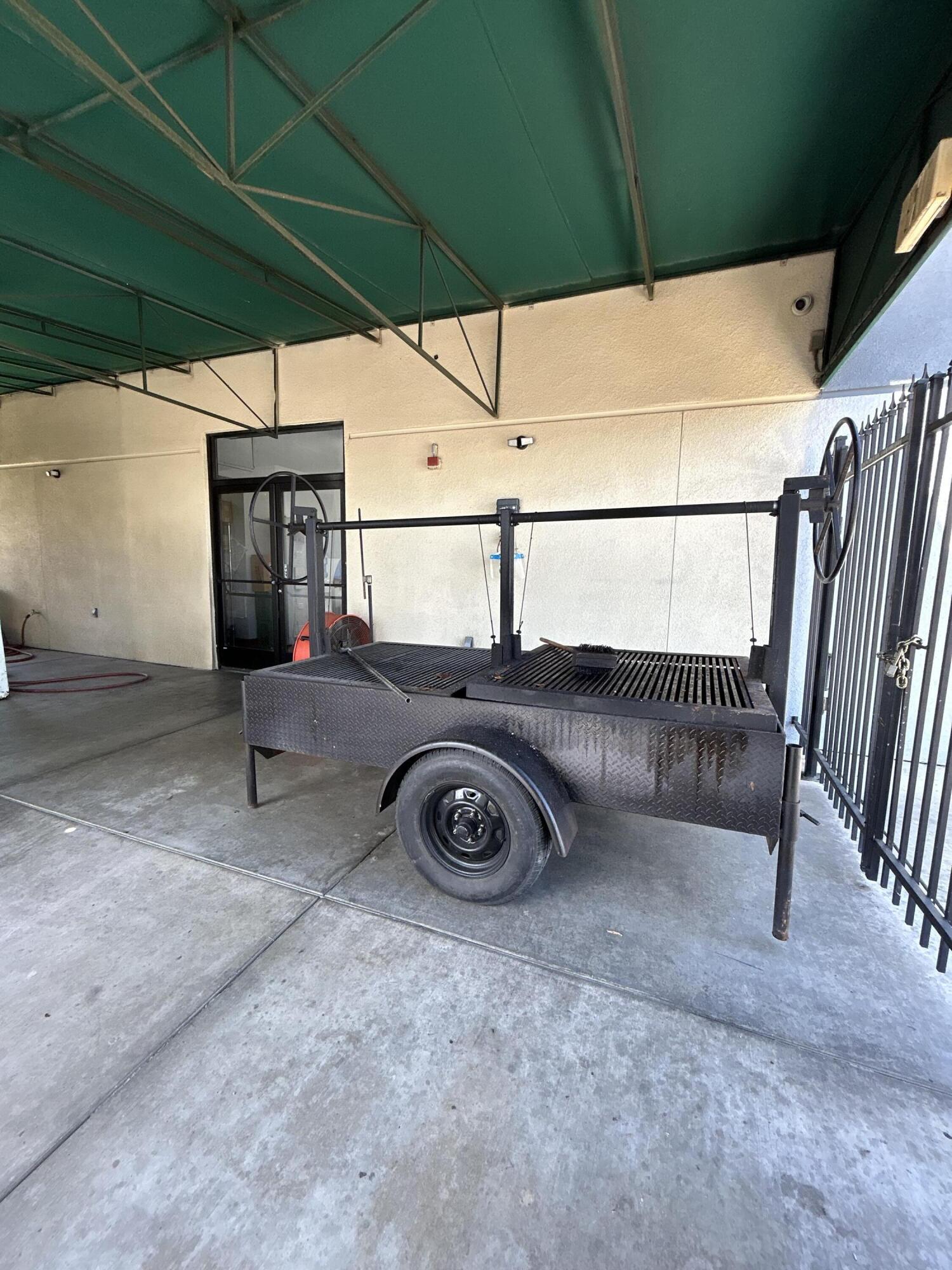 2441 N 10th Ave, Hanford, CA 93230