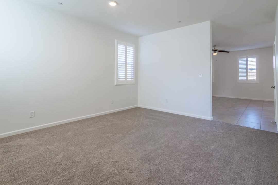 627 S Elverta St, Visalia, CA 93292