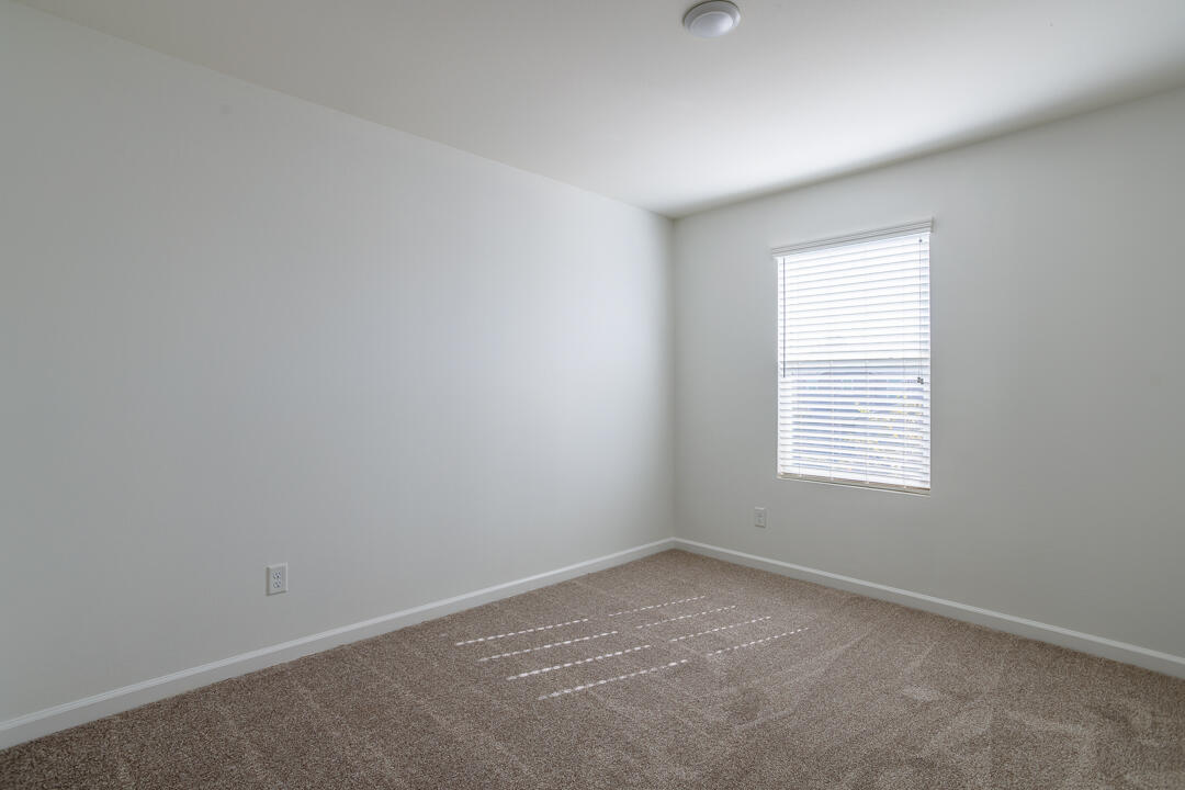 627 S Elverta St, Visalia, CA 93292