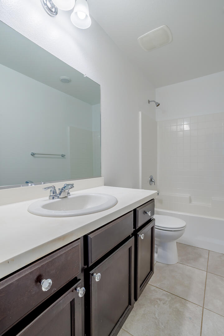 627 S Elverta St, Visalia, CA 93292