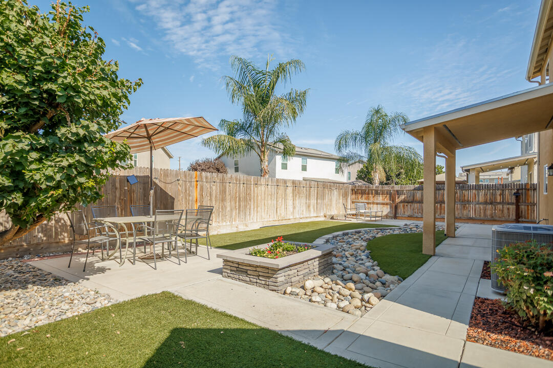 627 S Elverta St, Visalia, CA 93292