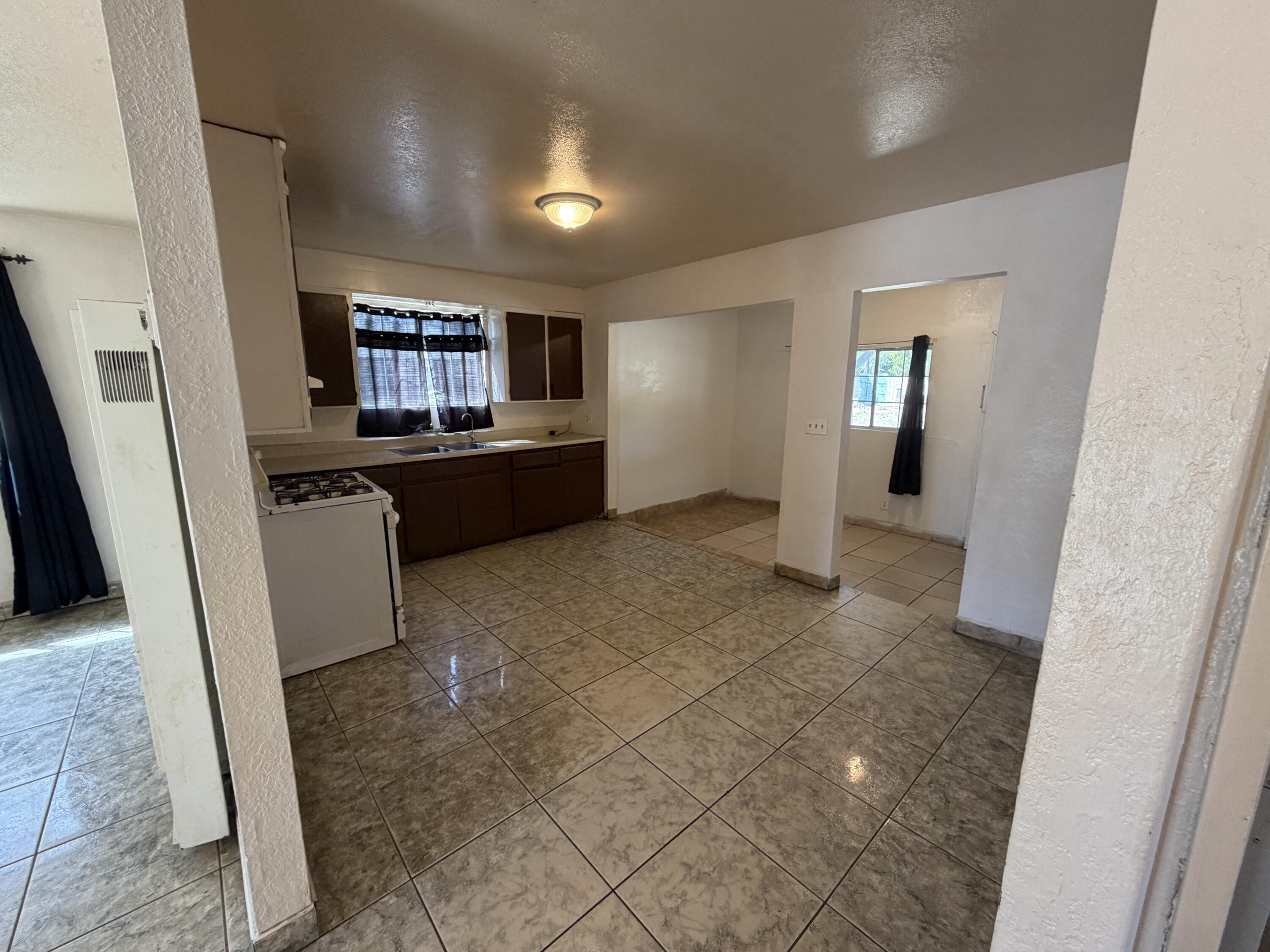 767 12th St, Orange Cove, CA 93646