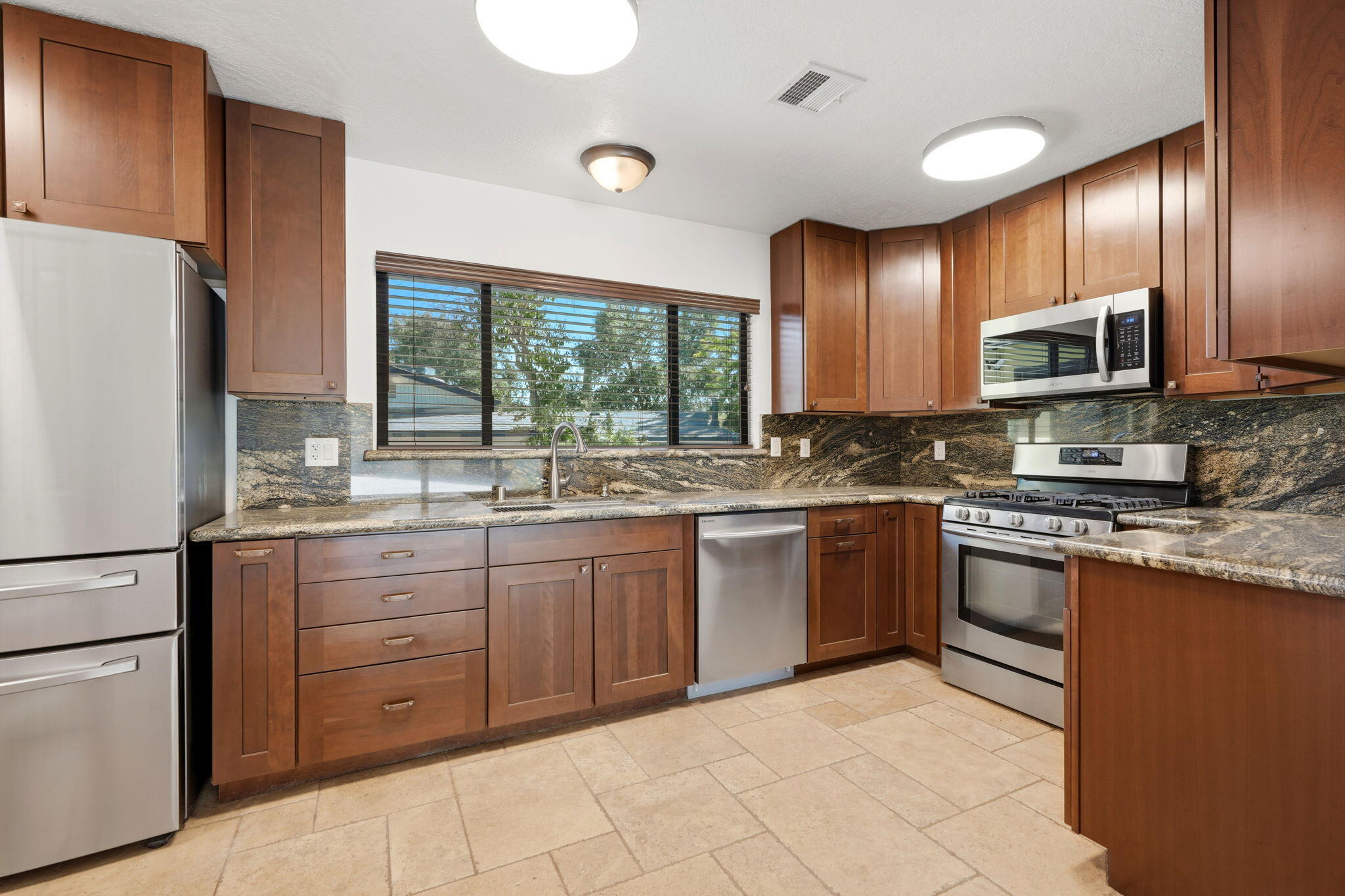 32339 Fairway Dr, Springville, CA 93265