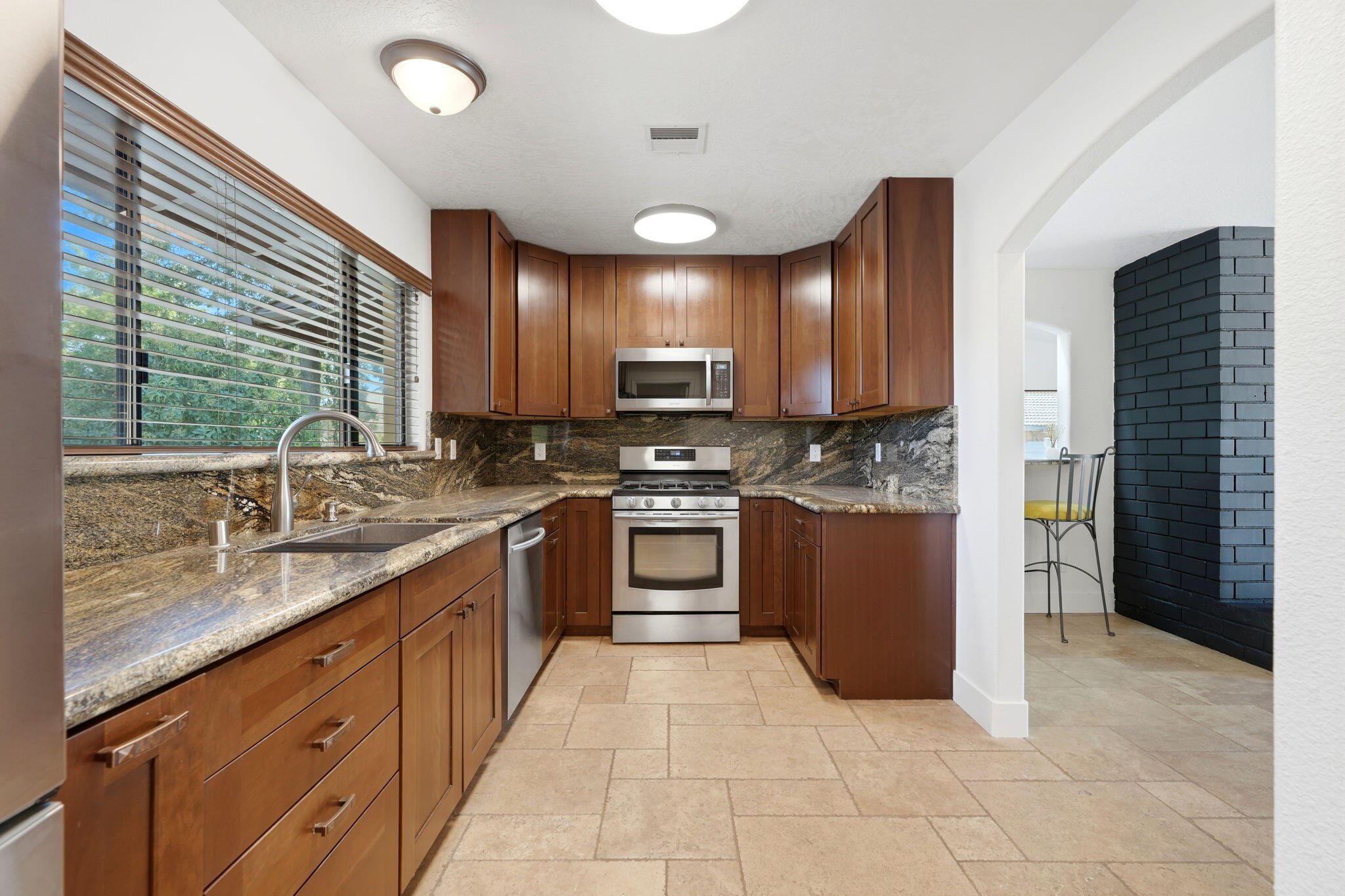 32339 Fairway Dr, Springville, CA 93265