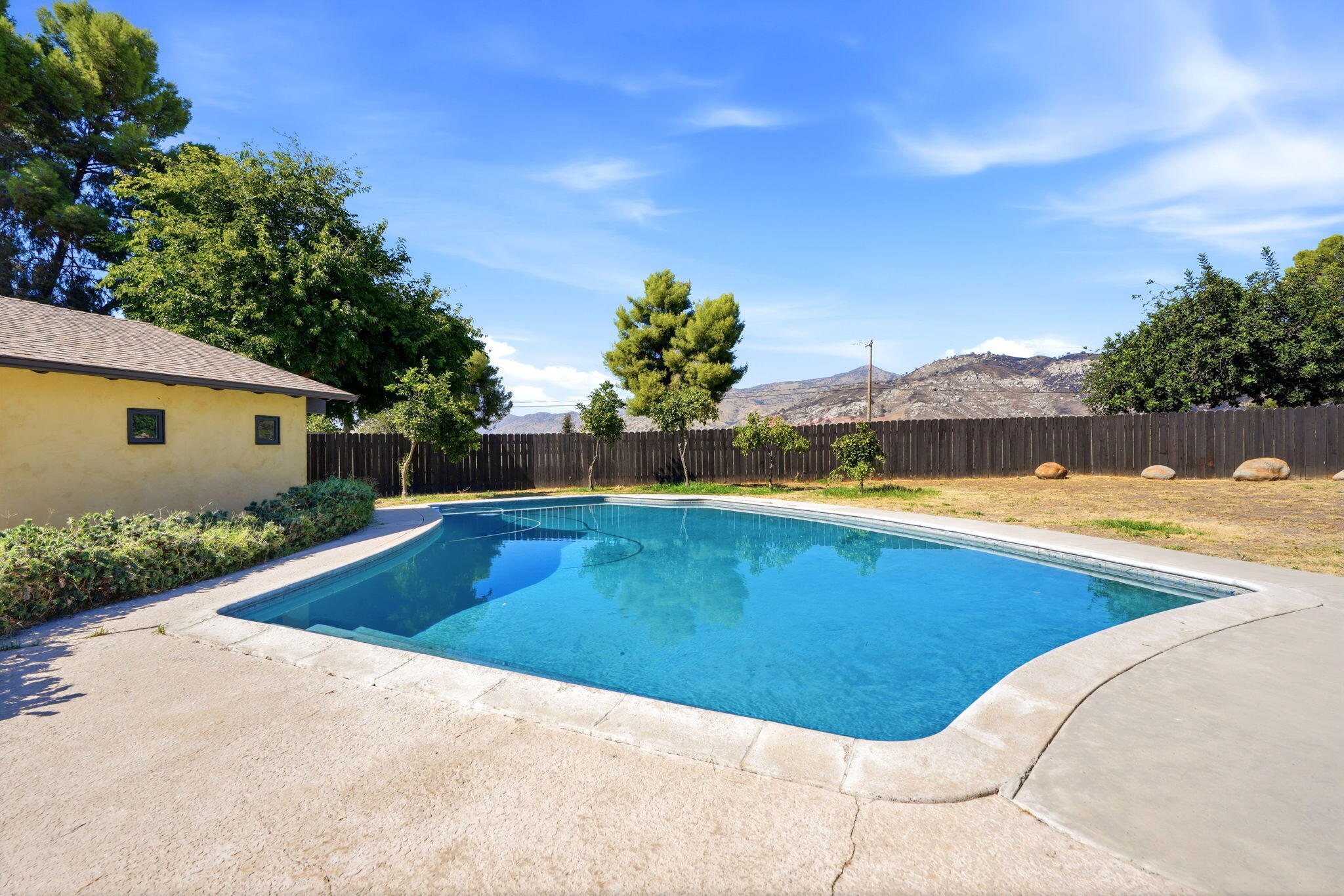 32339 Fairway Dr, Springville, CA 93265