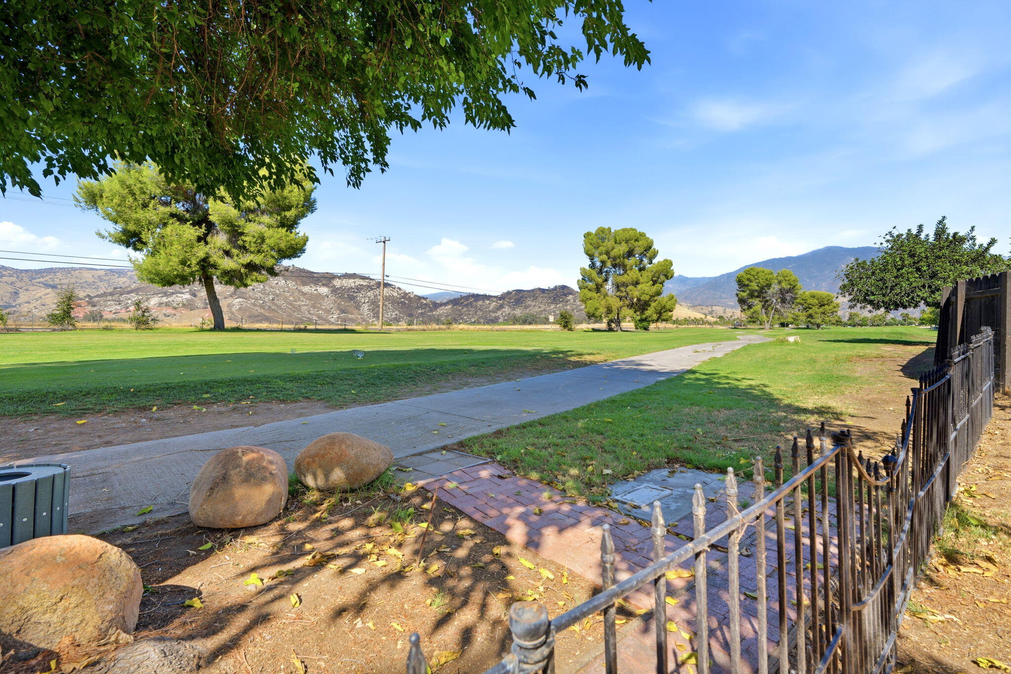 32339 Fairway Dr, Springville, CA 93265