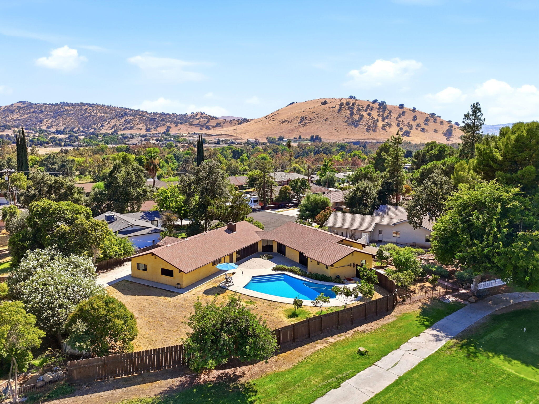 32339 Fairway Dr, Springville, CA 93265