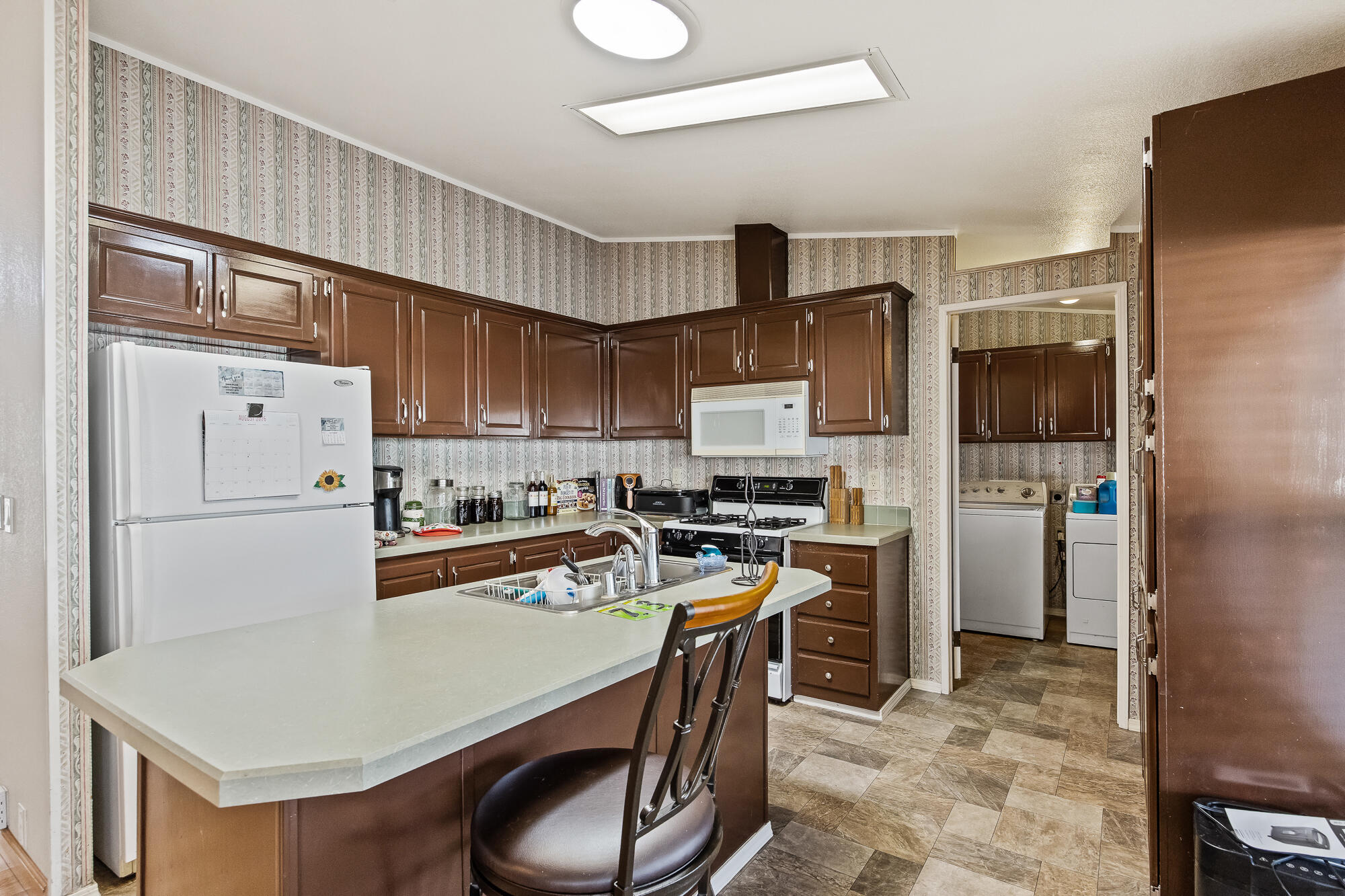 1343 W Morton Ave, Porterville, CA 93257