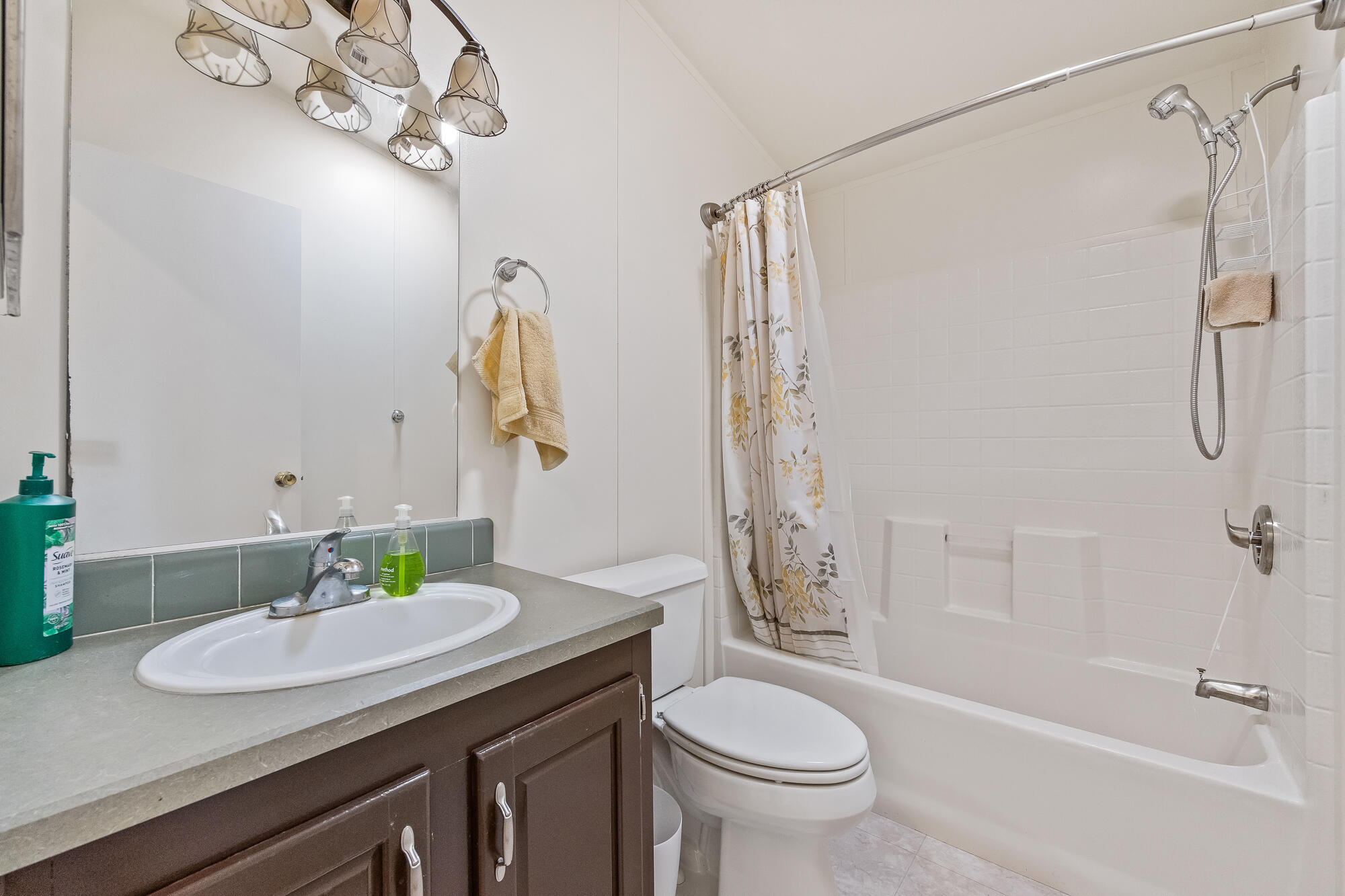 1343 W Morton Ave, Porterville, CA 93257