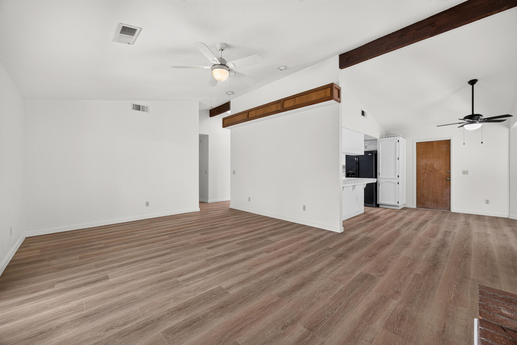 432 Parkview Ct, Tulare, CA 93274