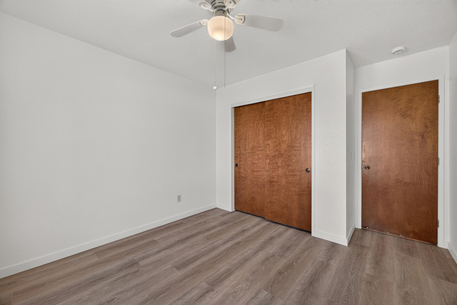 432 Parkview Ct, Tulare, CA 93274