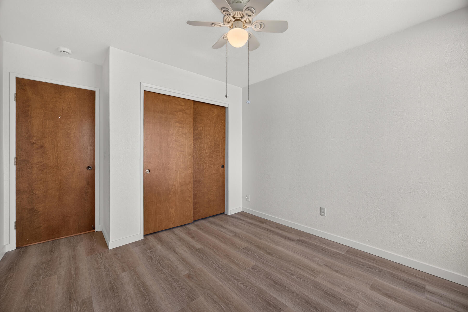 432 Parkview Ct, Tulare, CA 93274