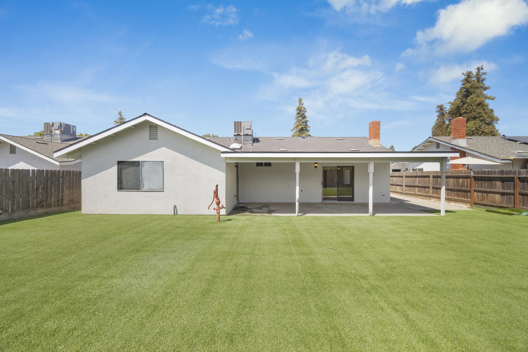 432 Parkview Ct, Tulare, CA 93274