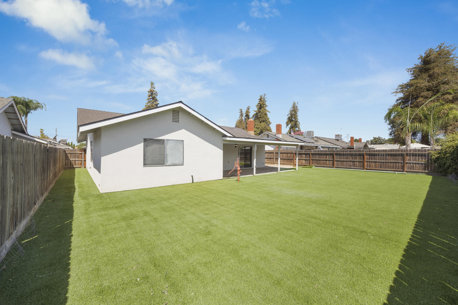 432 Parkview Ct, Tulare, CA 93274