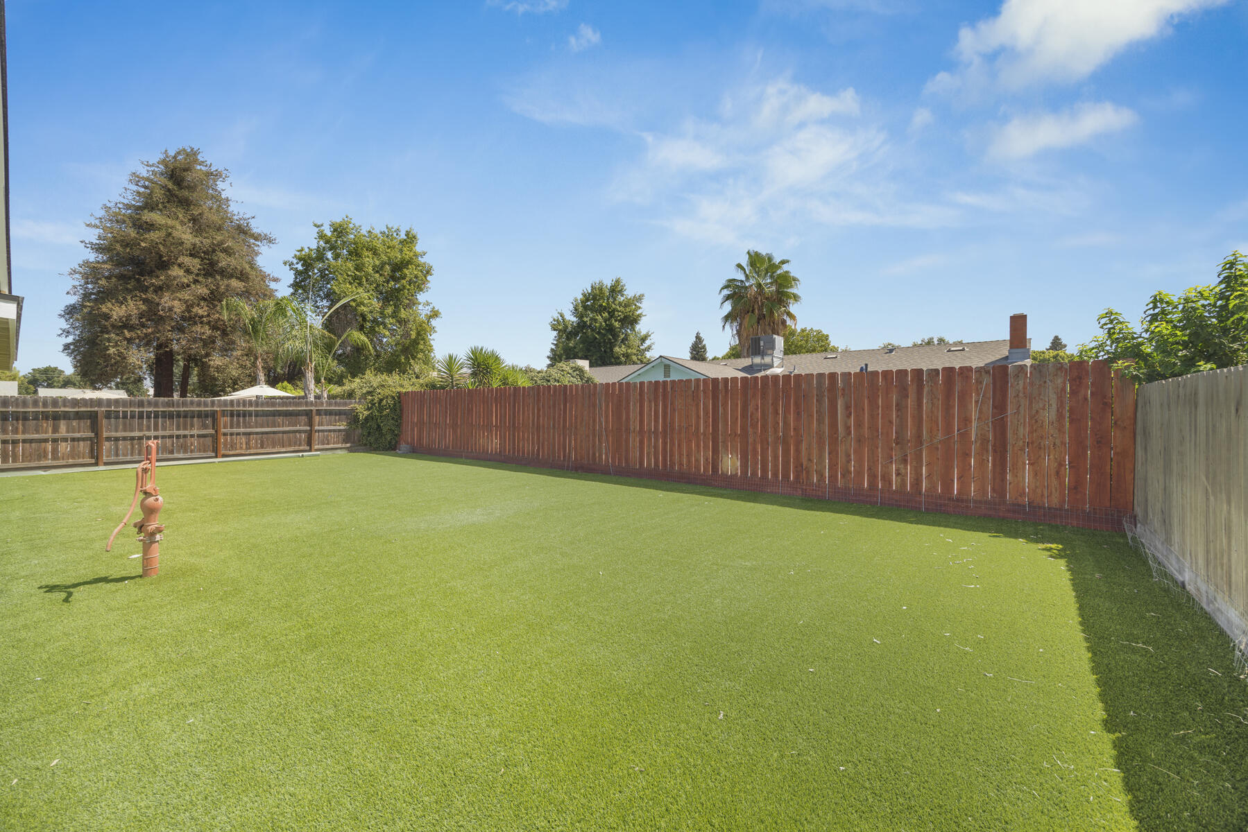 432 Parkview Ct, Tulare, CA 93274