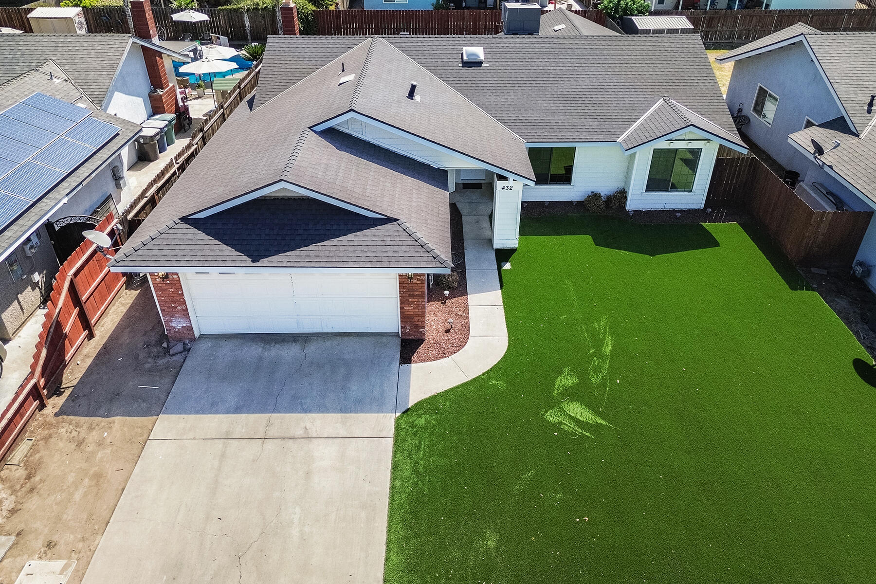 432 Parkview Ct, Tulare, CA 93274