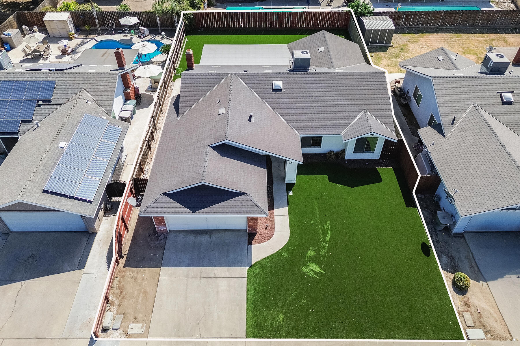 432 Parkview Ct, Tulare, CA 93274