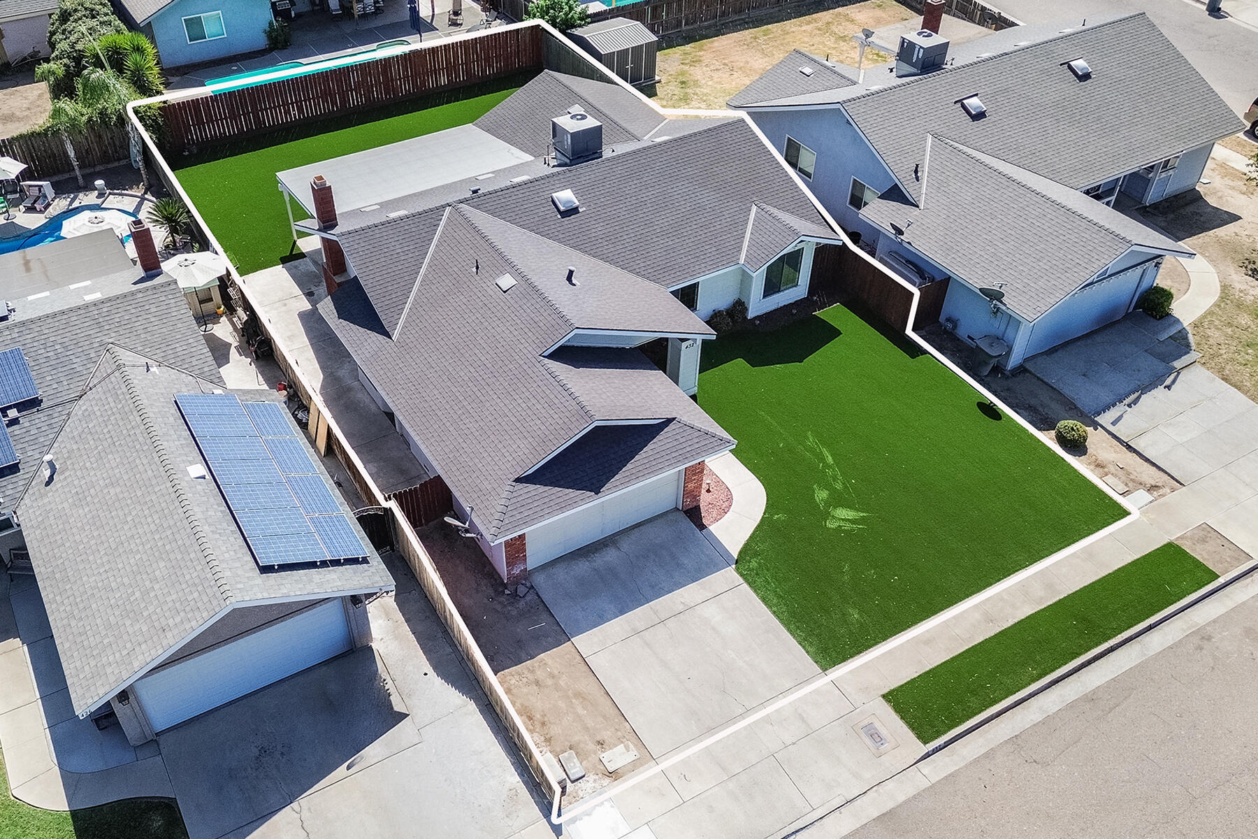 432 Parkview Ct, Tulare, CA 93274