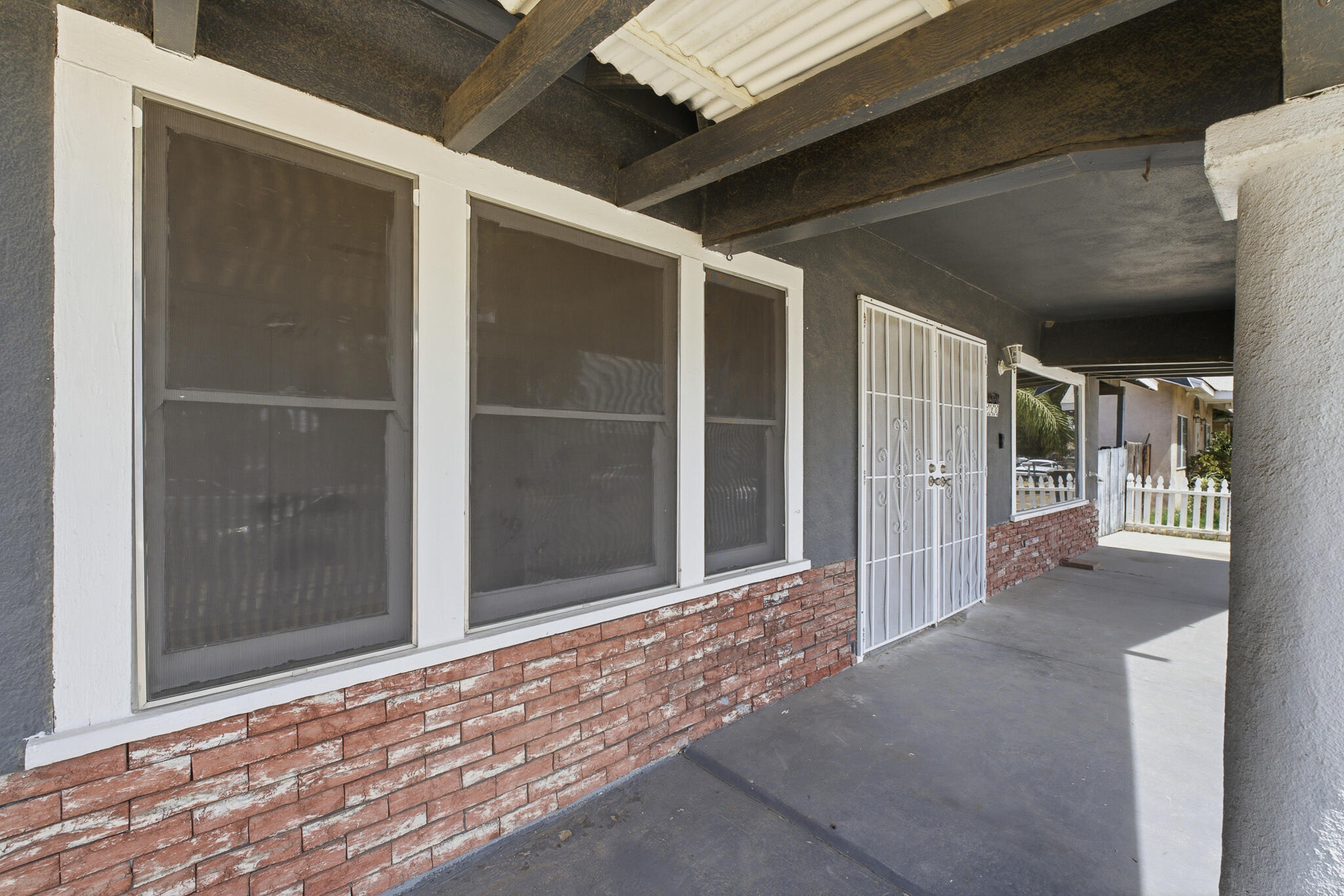 720 E Ventura Ave, Tulare, CA 93274
