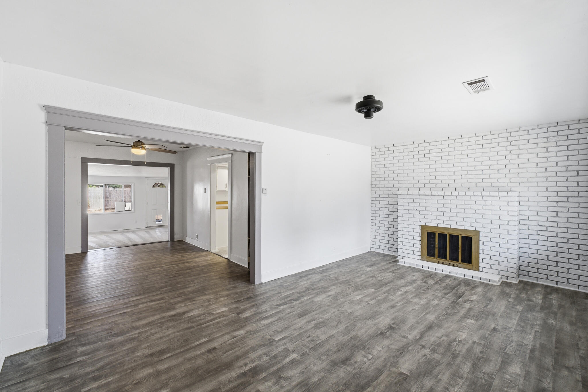 720 E Ventura Ave, Tulare, CA 93274