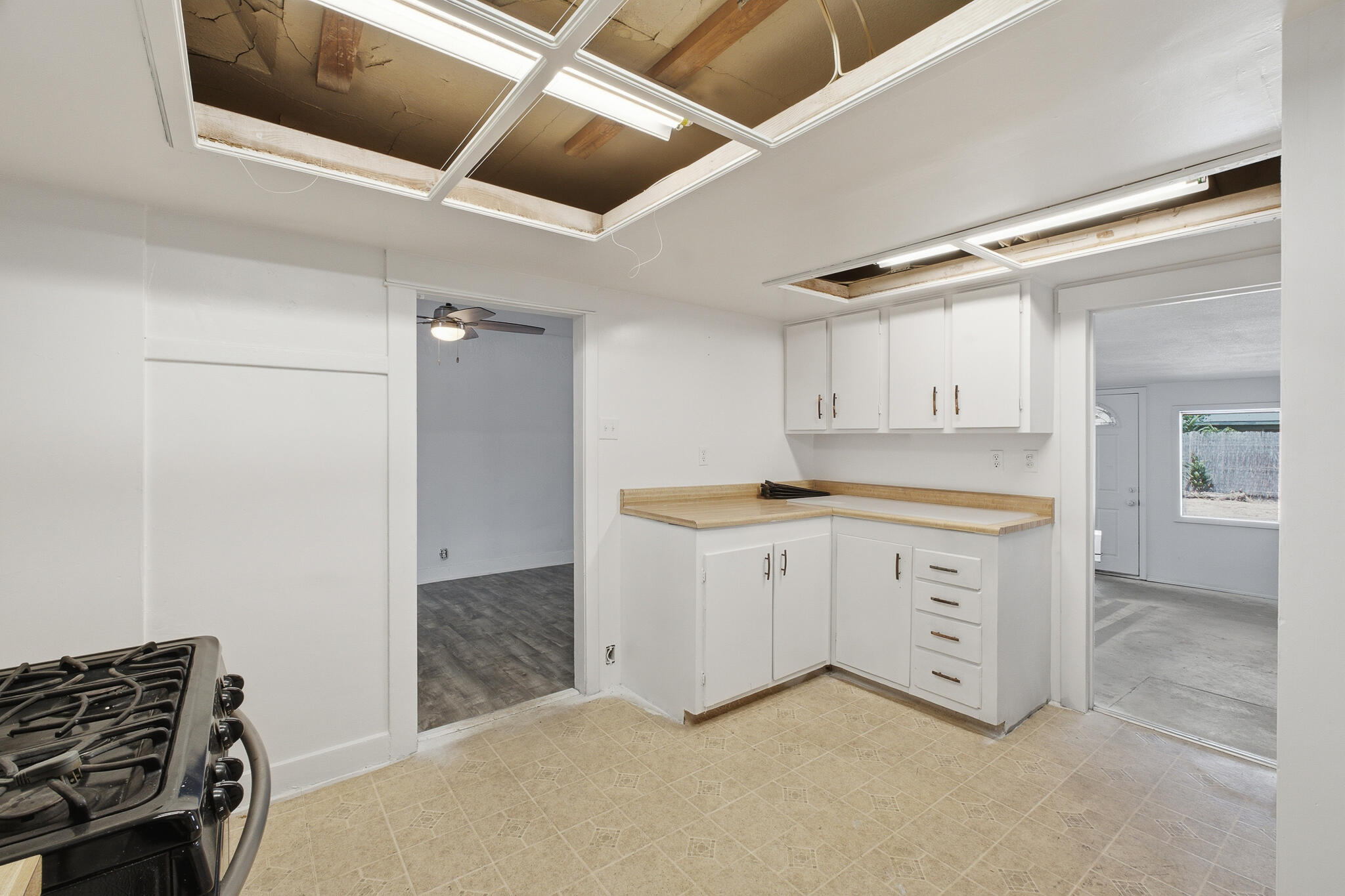 720 E Ventura Ave, Tulare, CA 93274