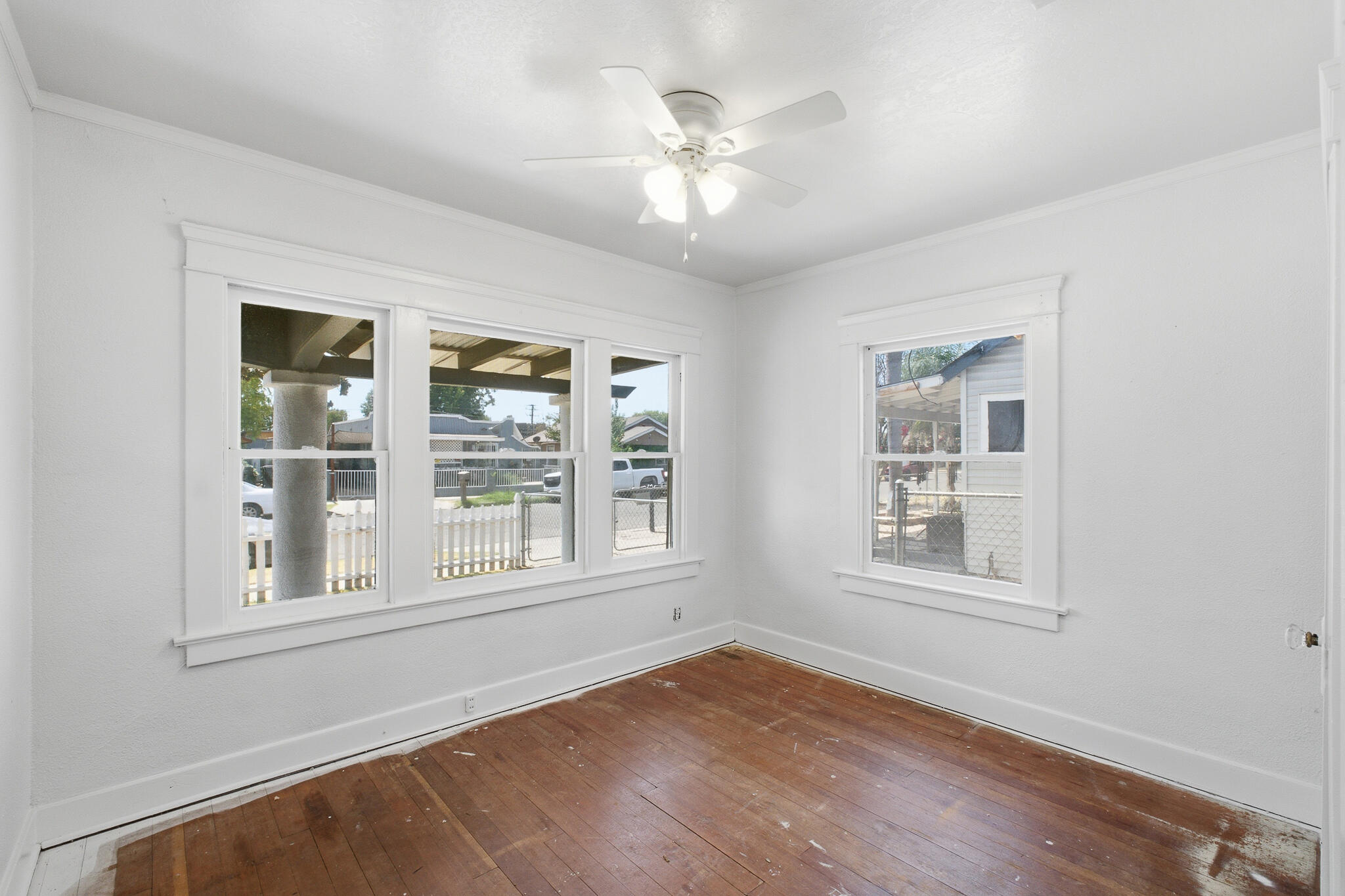 720 E Ventura Ave, Tulare, CA 93274