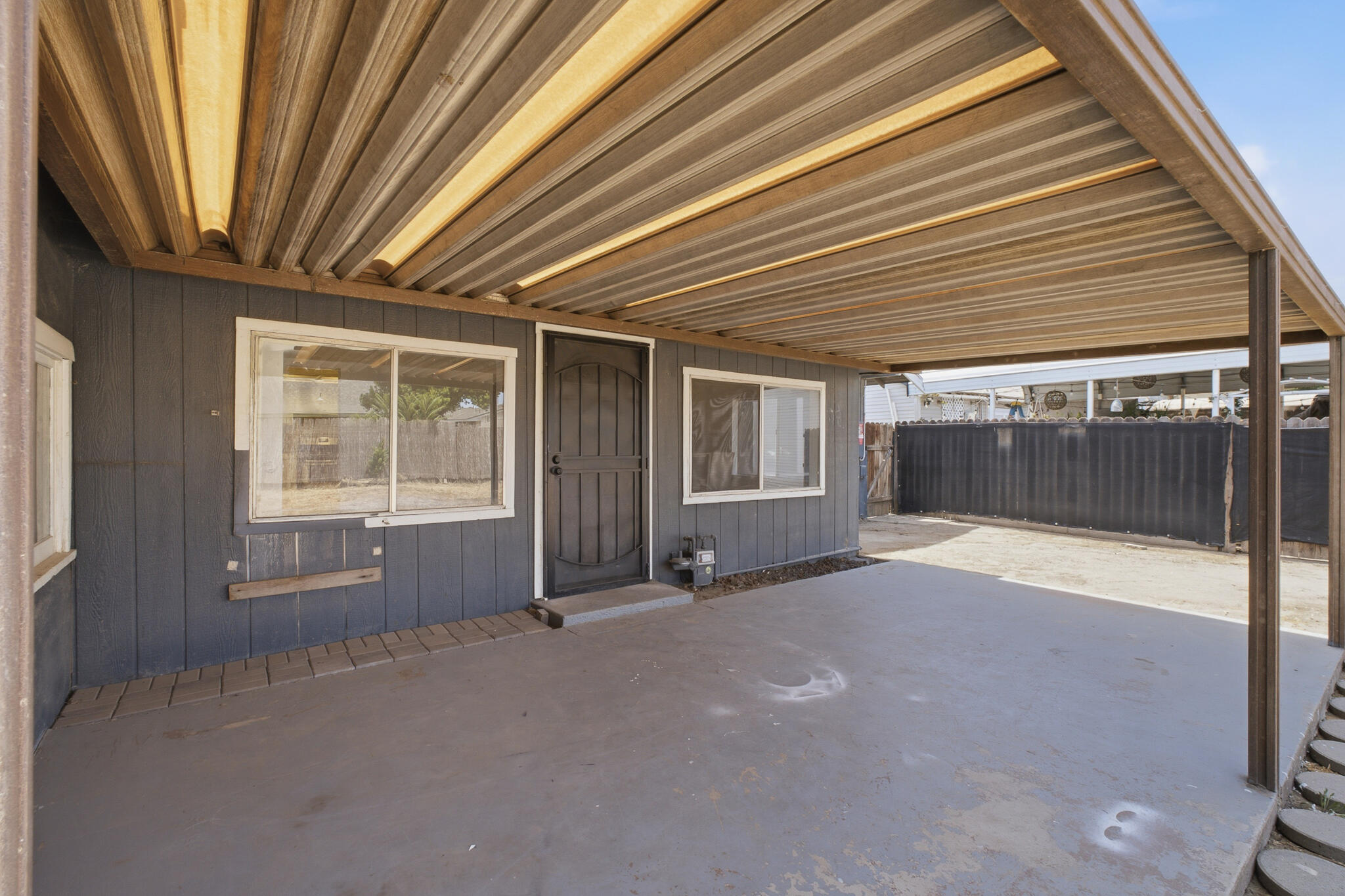 720 E Ventura Ave, Tulare, CA 93274