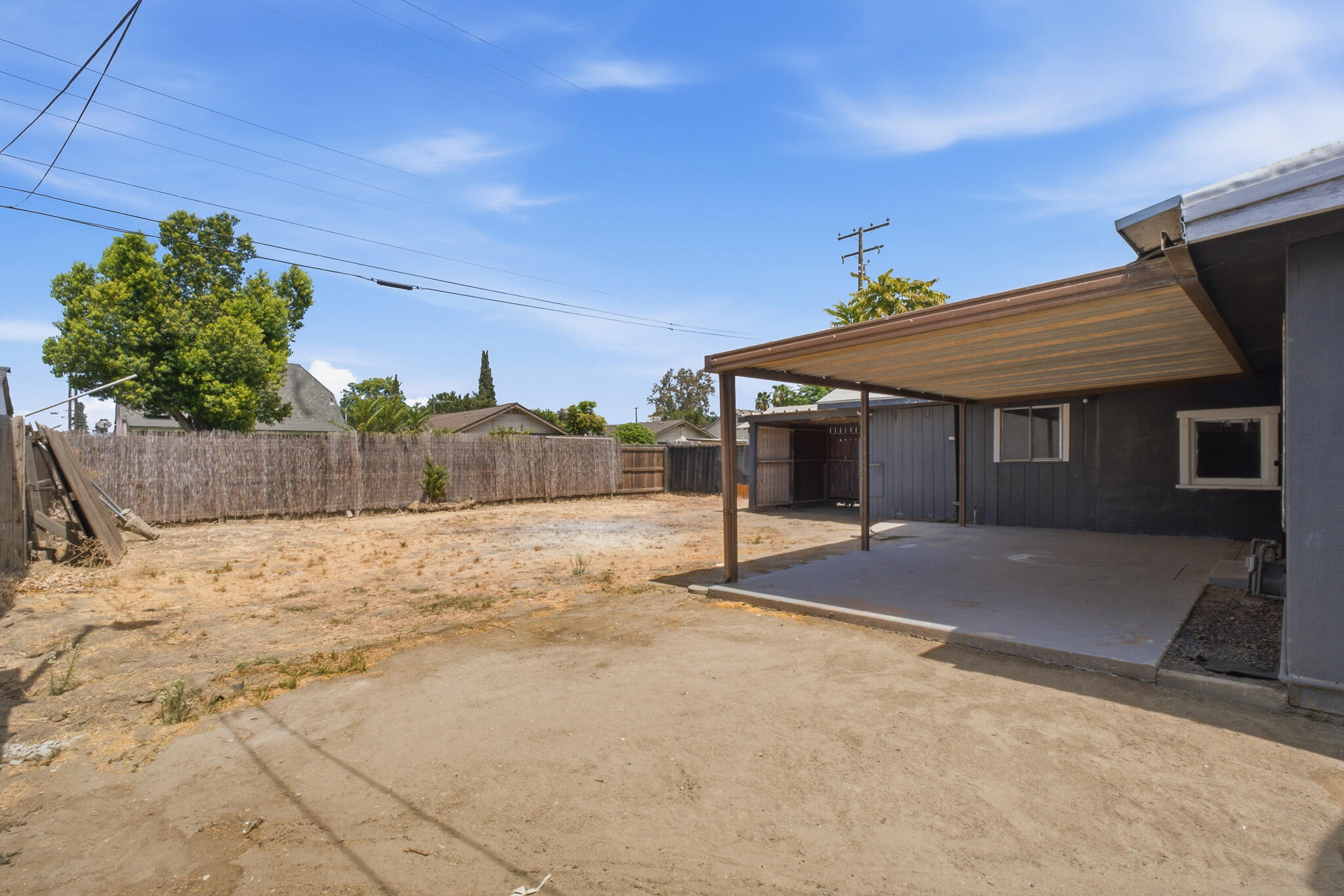 720 E Ventura Ave, Tulare, CA 93274