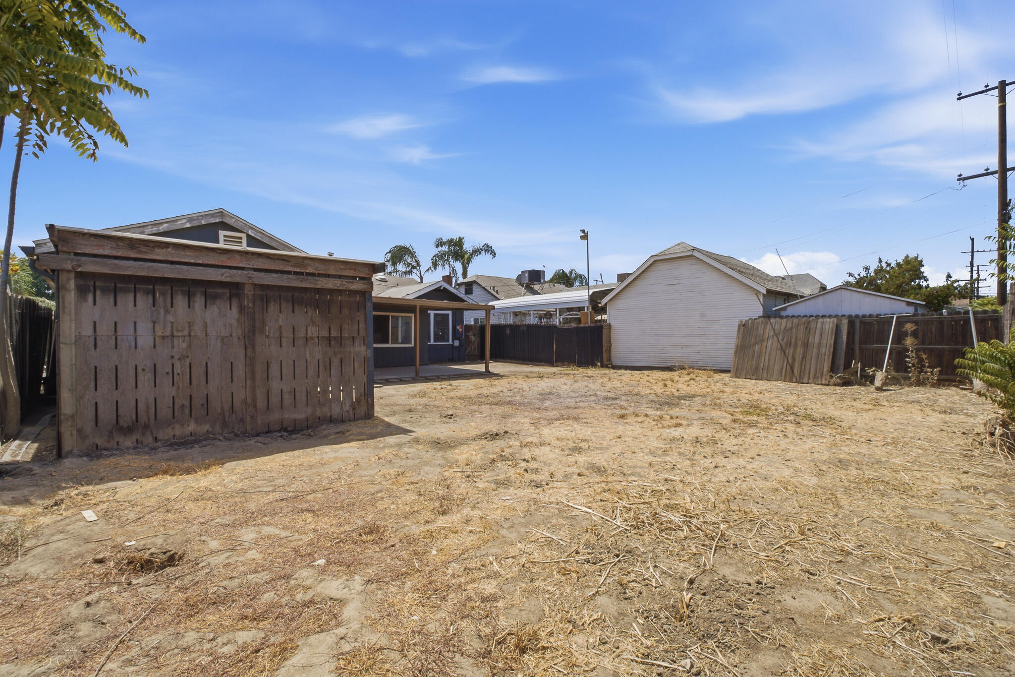 720 E Ventura Ave, Tulare, CA 93274