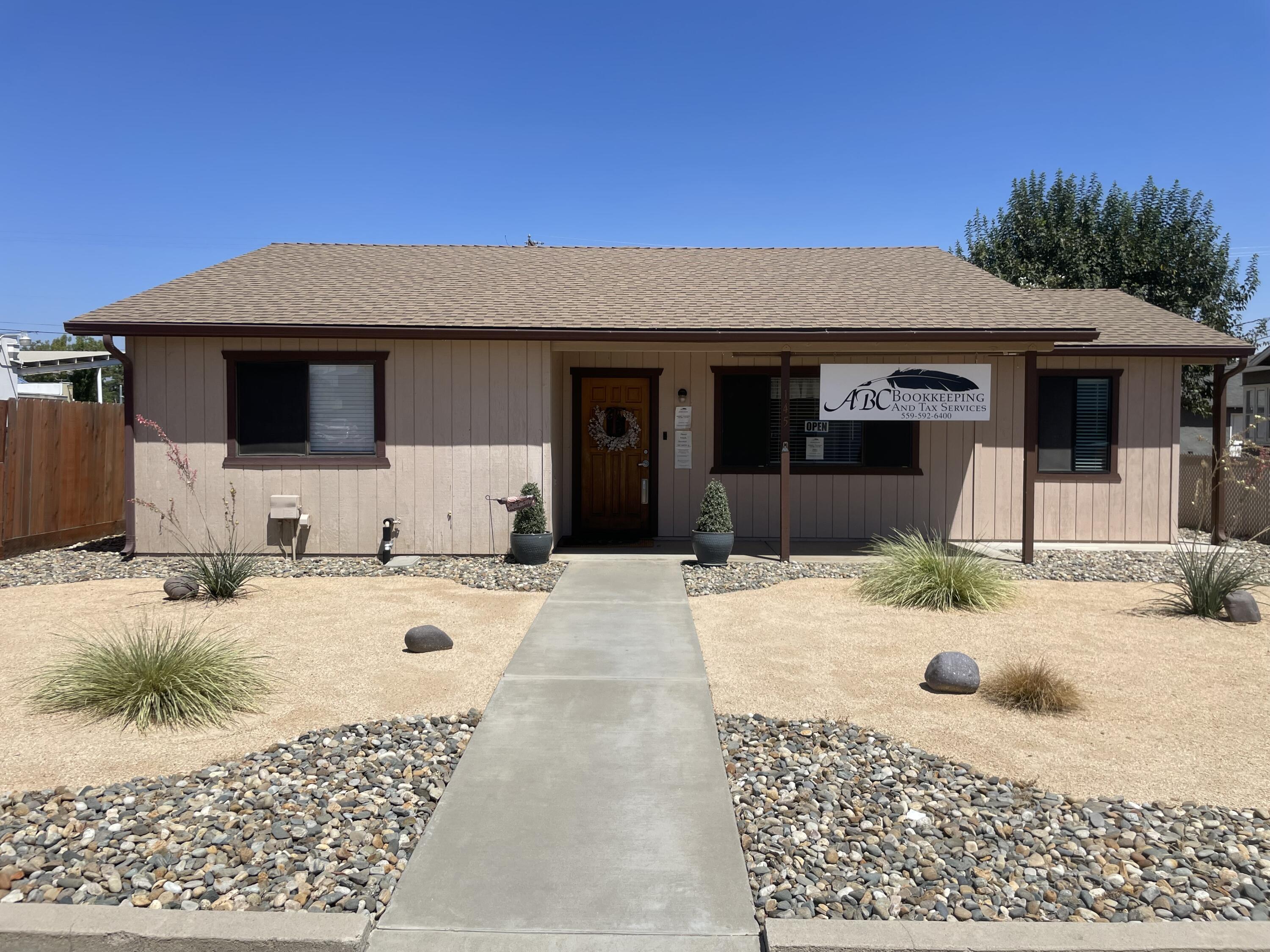 145 S D St, Exeter, CA 93221