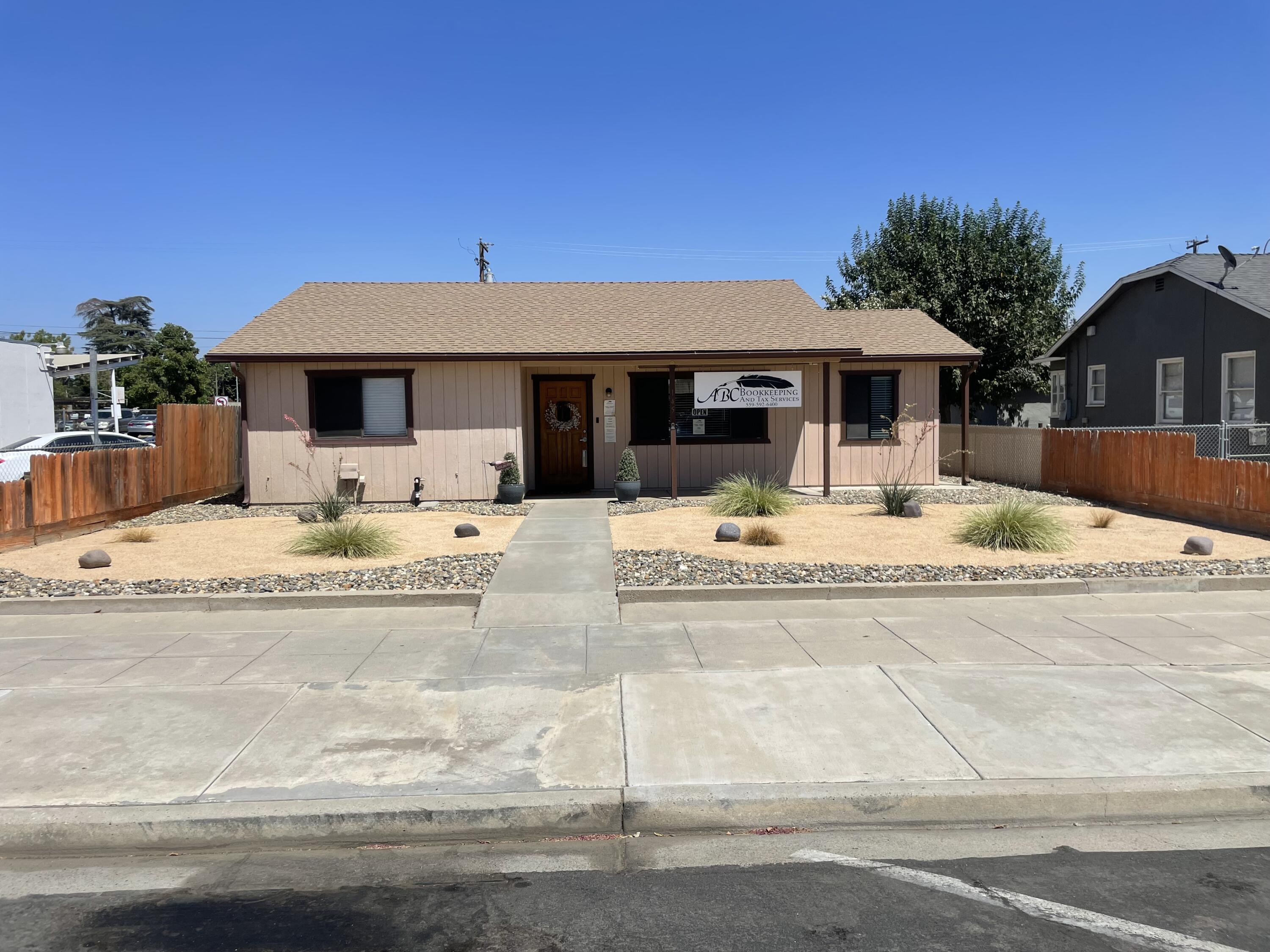 145 S D St, Exeter, CA 93221