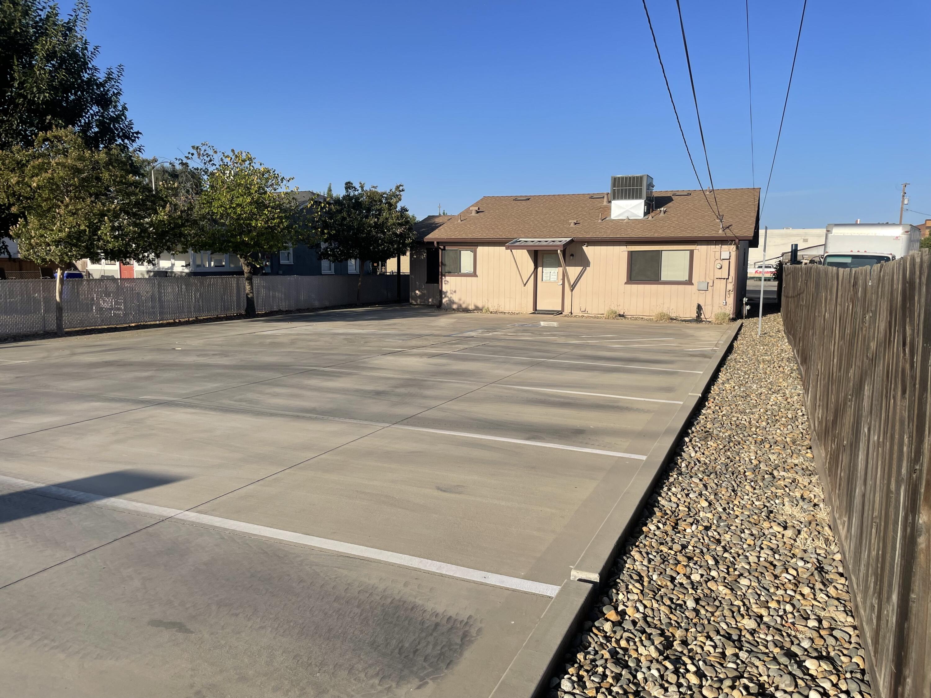 145 S D St, Exeter, CA 93221