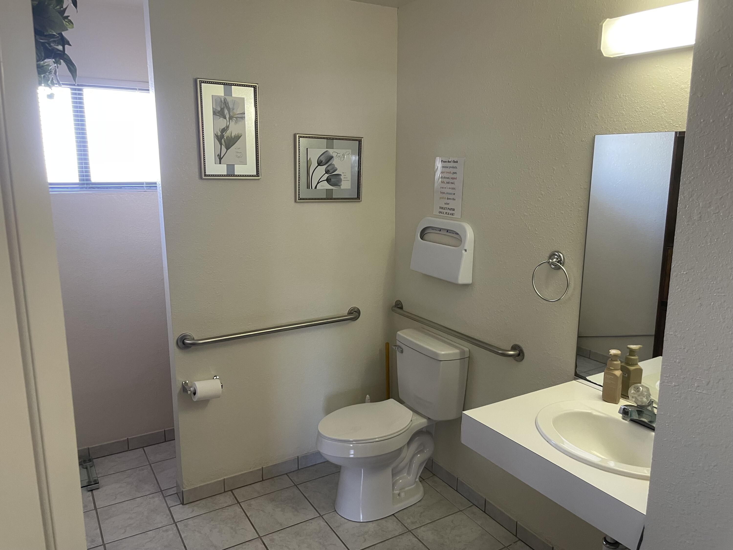 145 S D St, Exeter, CA 93221