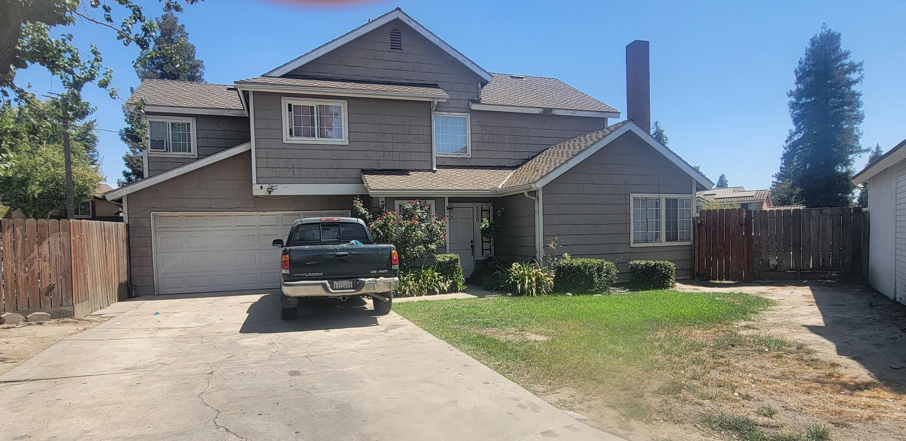 2320 N Clark St, Visalia, CA 93292