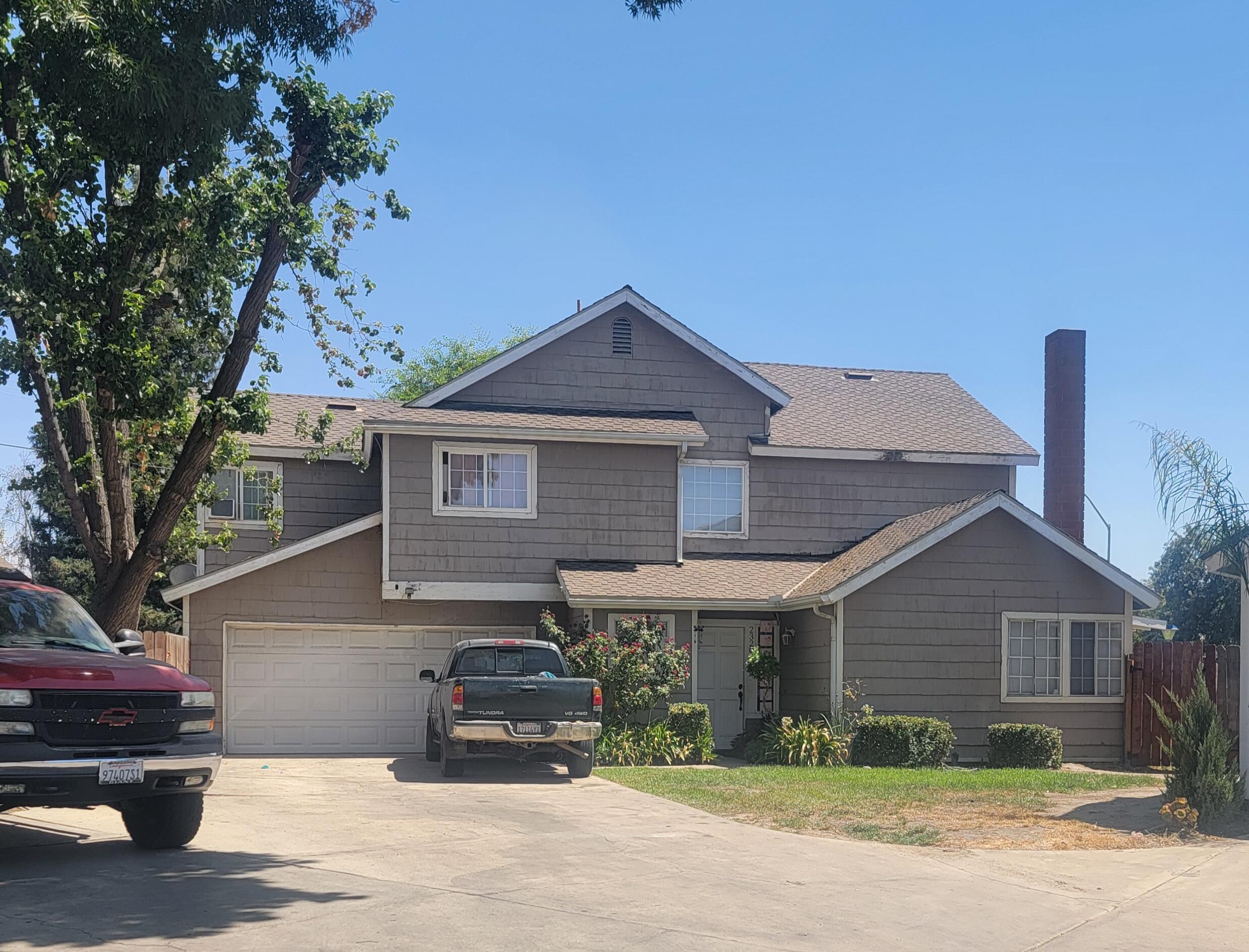 2320 N Clark St, Visalia, CA 93292