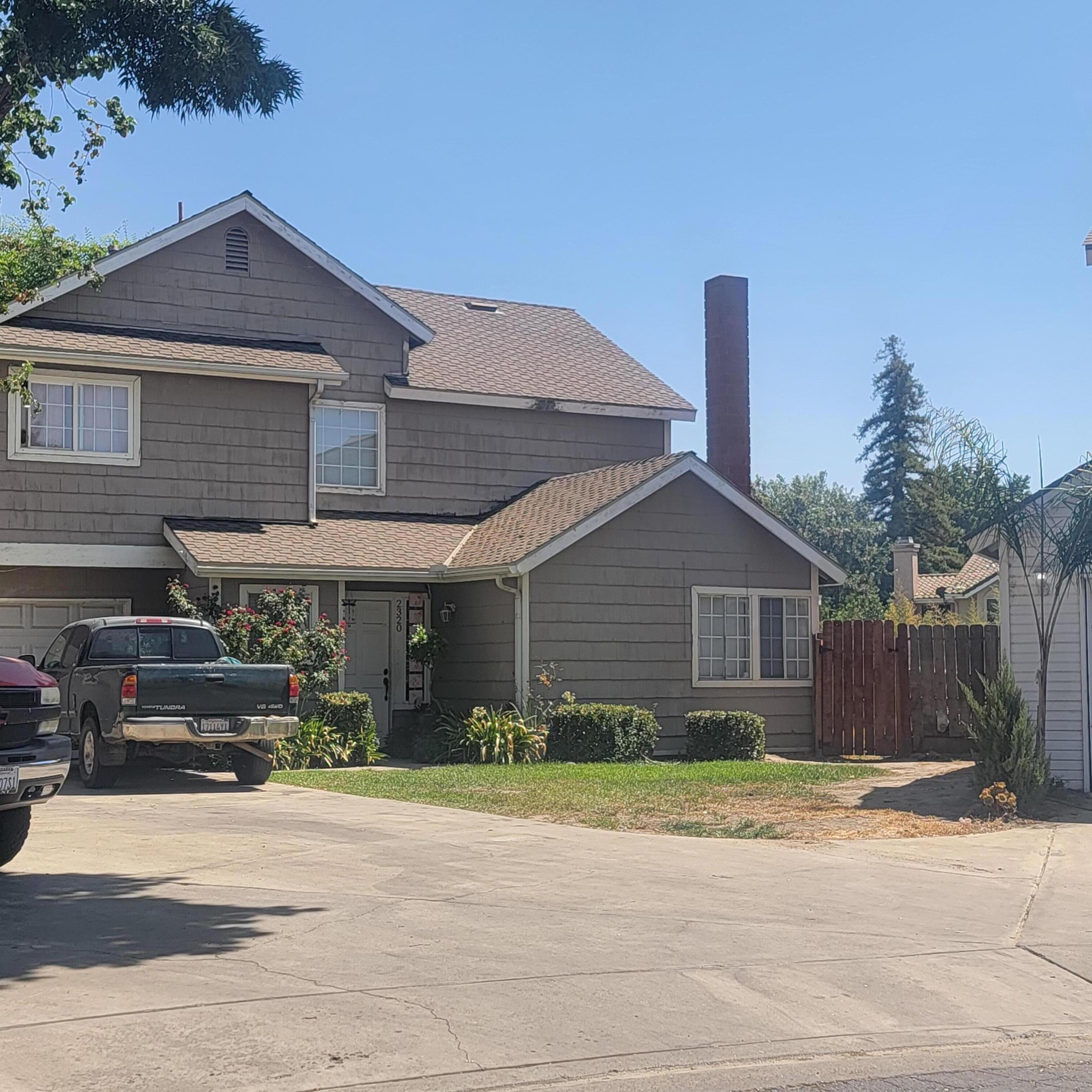 2320 N Clark St, Visalia, CA 93292