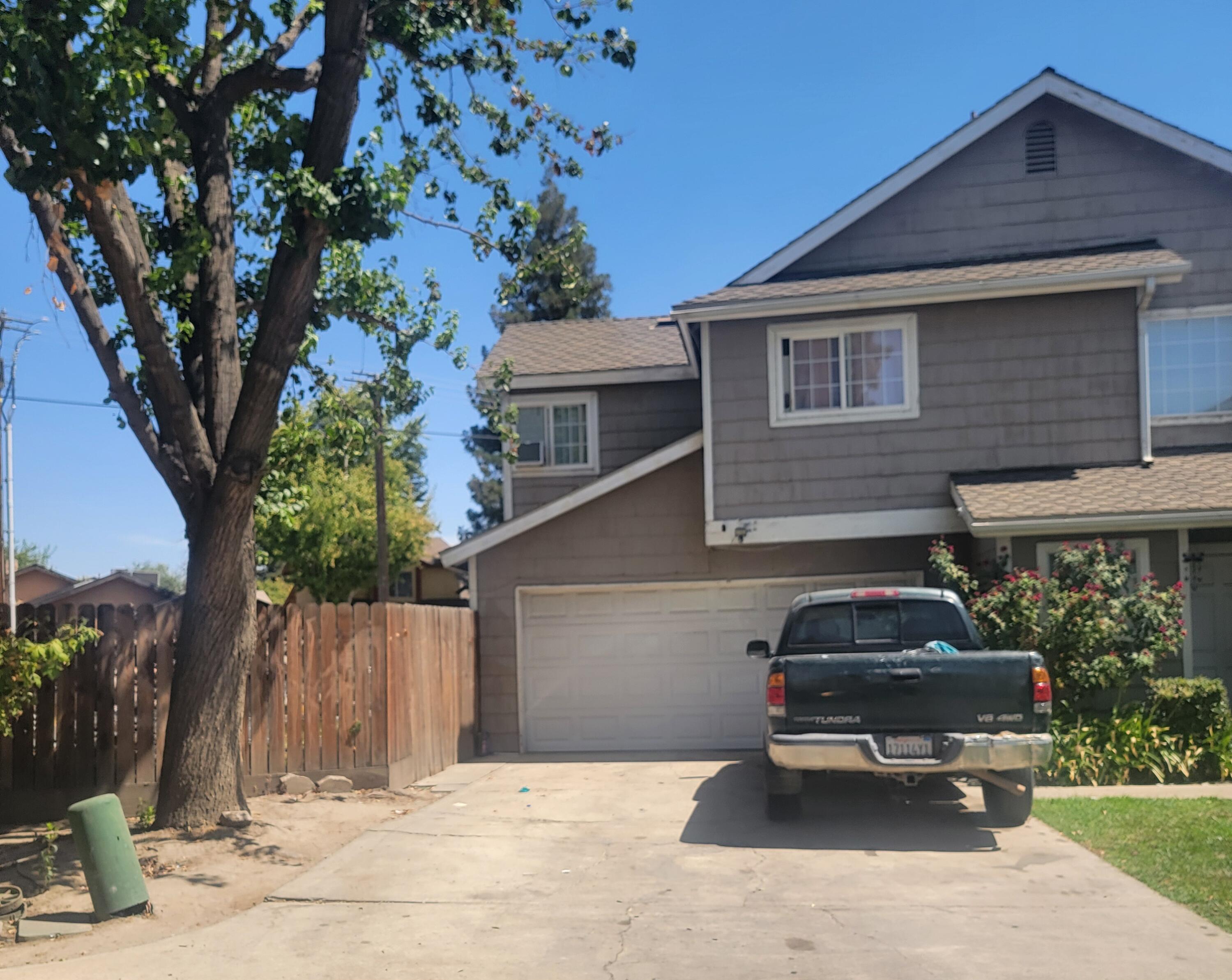 2320 N Clark St, Visalia, CA 93292