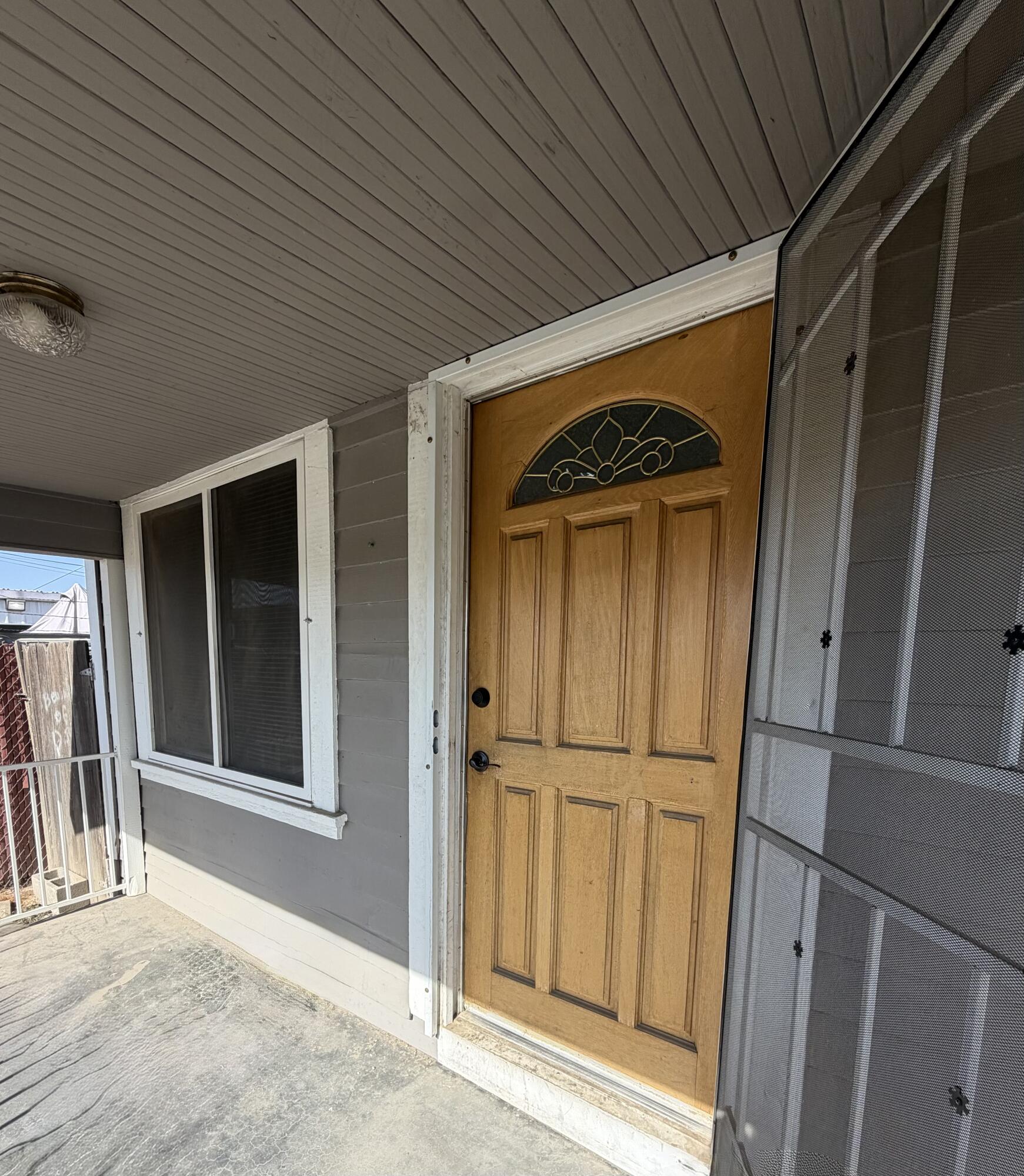 206 S Bradley Ct, Visalia, CA 93292