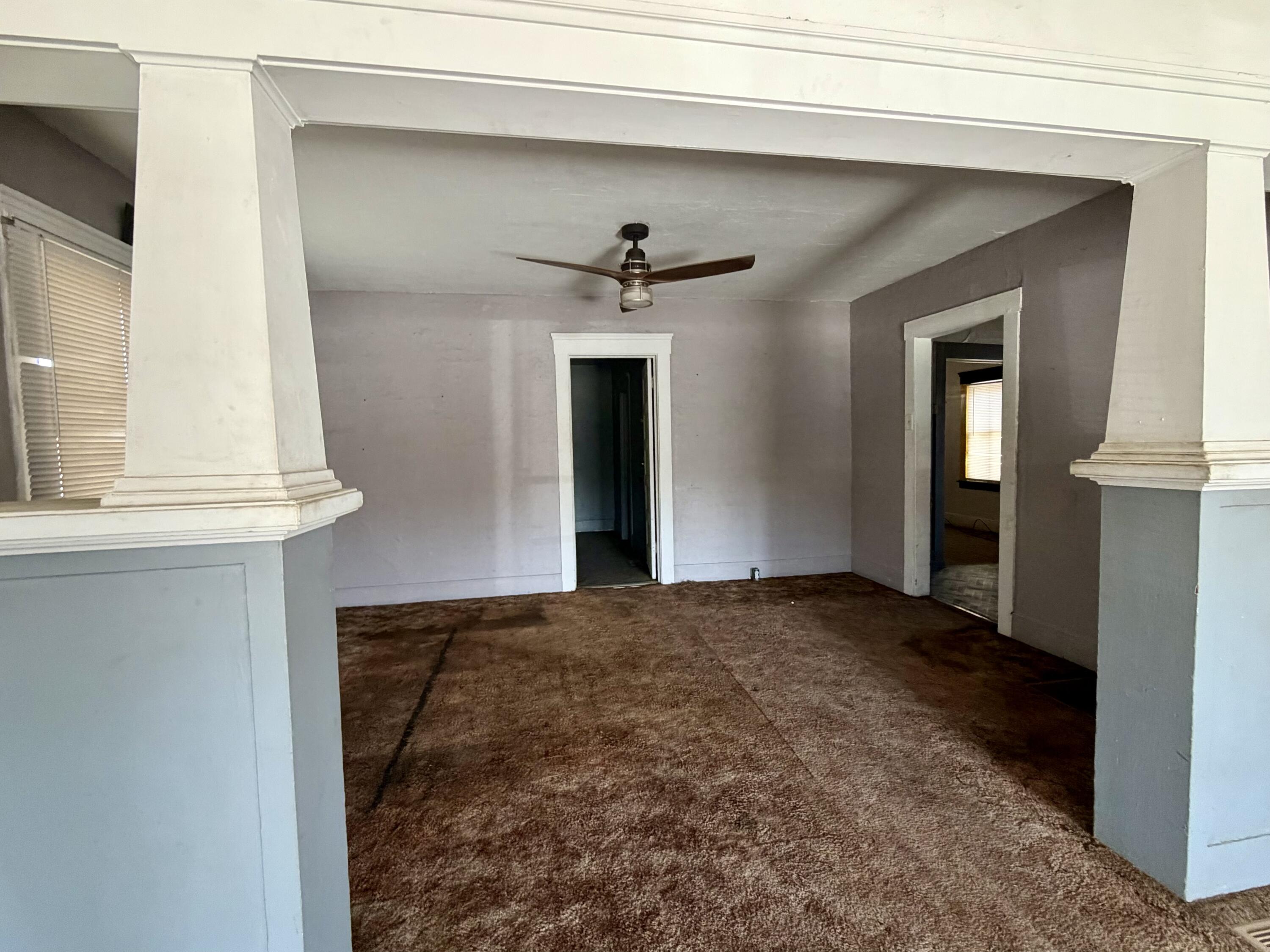 206 S Bradley Ct, Visalia, CA 93292