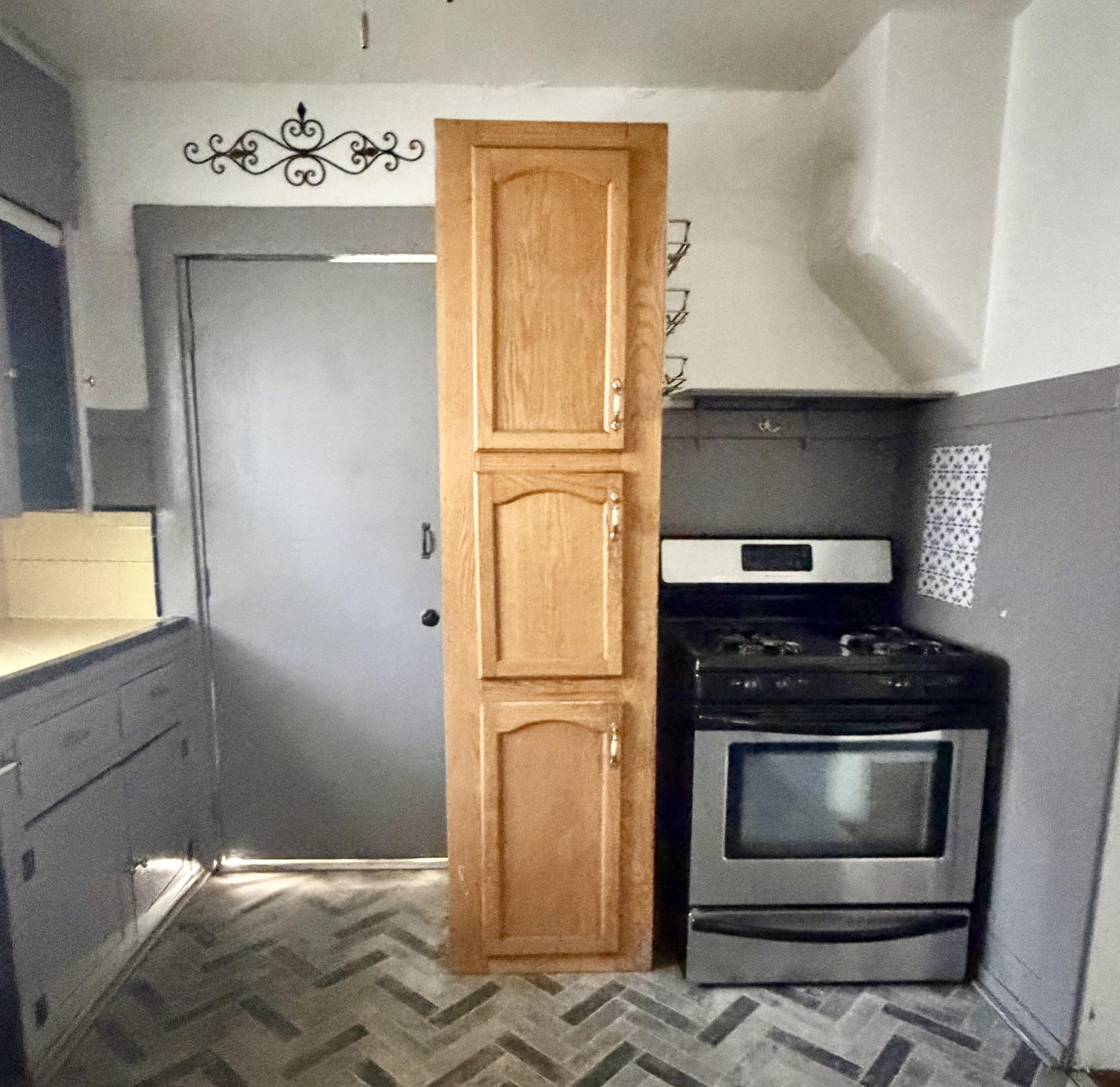 206 S Bradley Ct, Visalia, CA 93292