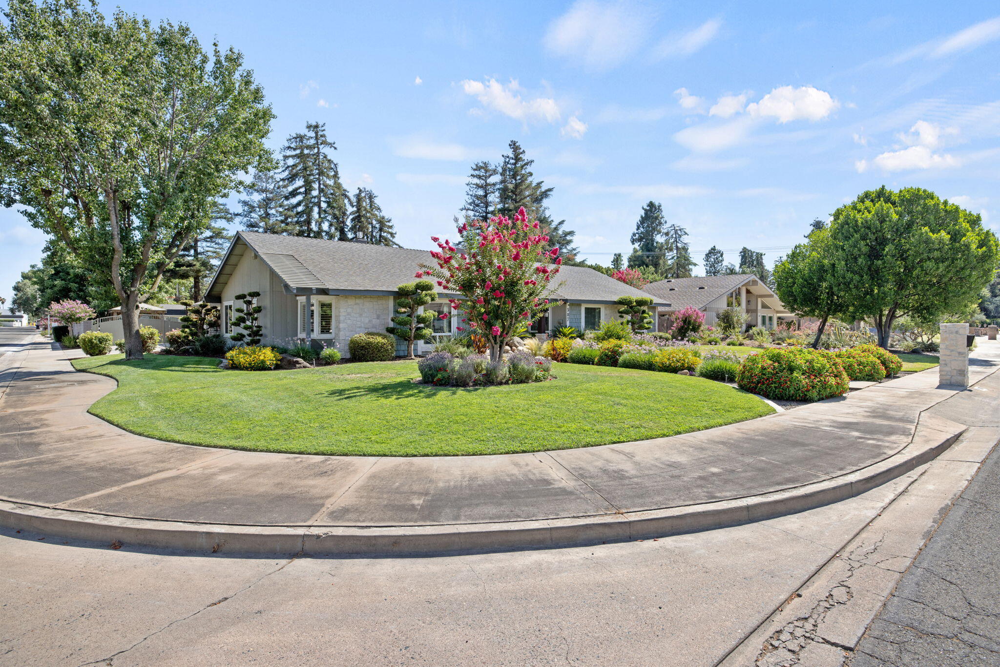 587 E Camelia Ave, Tulare, CA 93274