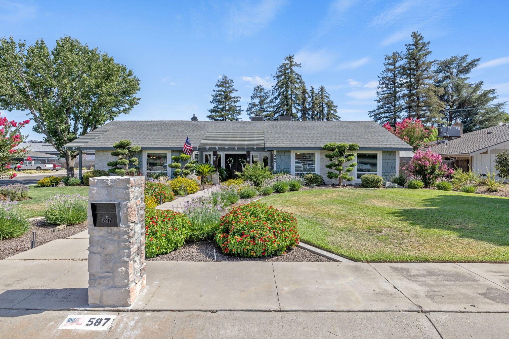 587 E Camelia Ave, Tulare, CA 93274