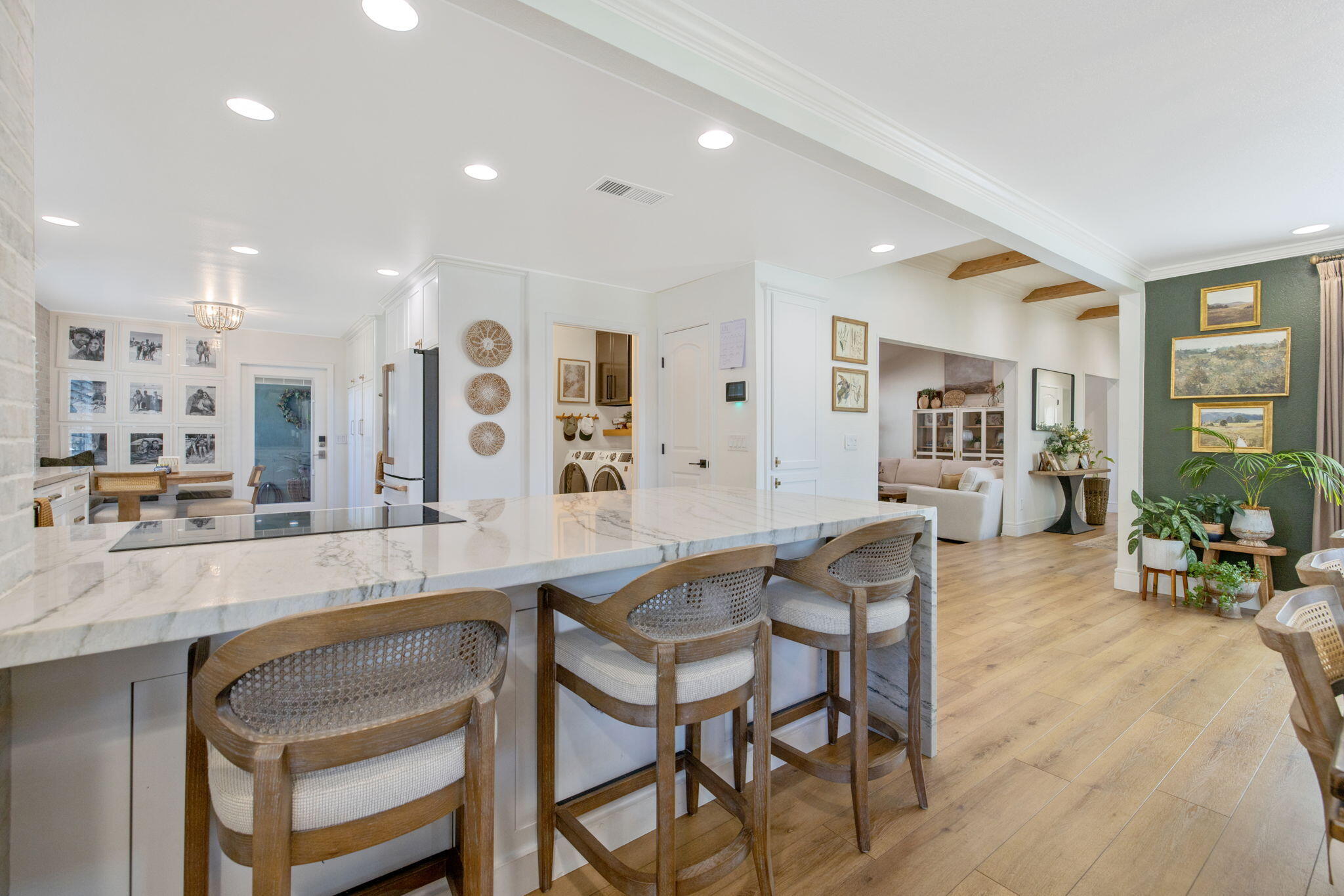 587 E Camelia Ave, Tulare, CA 93274