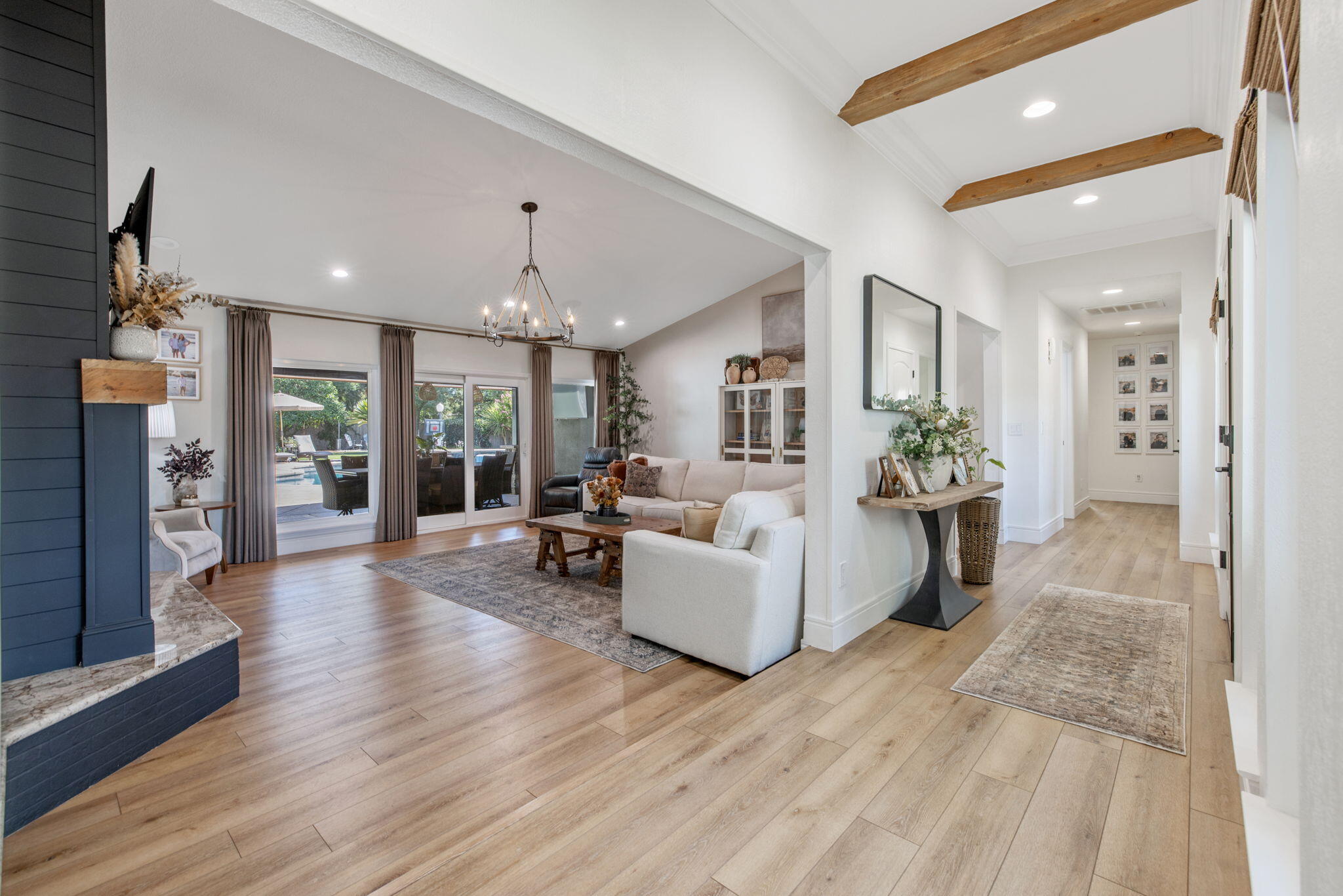587 E Camelia Ave, Tulare, CA 93274