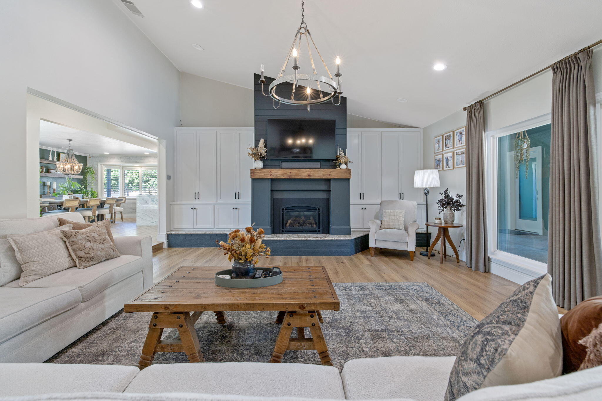 587 E Camelia Ave, Tulare, CA 93274