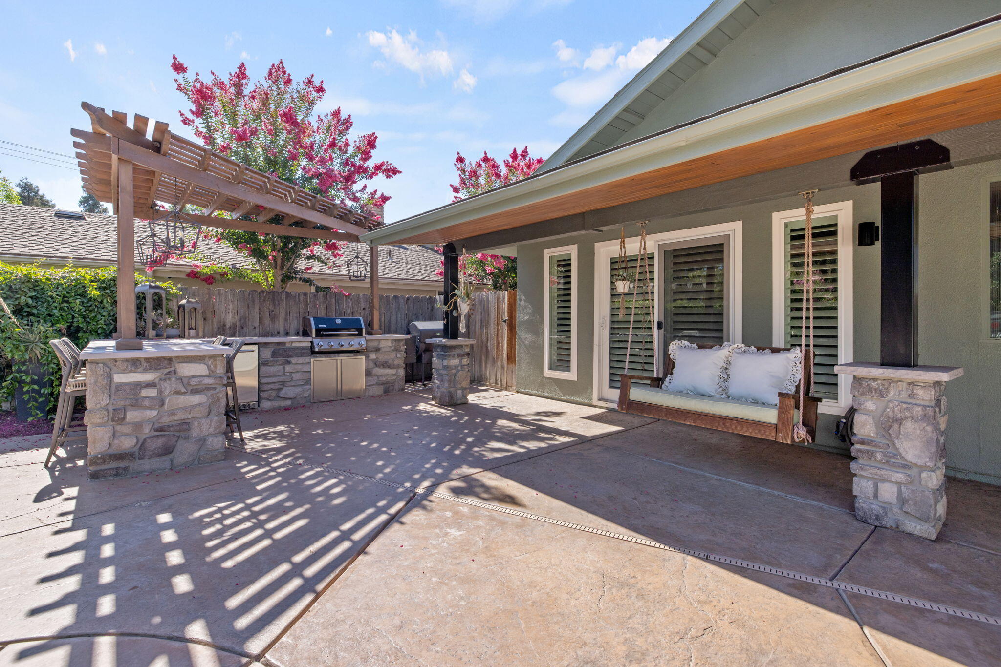 587 E Camelia Ave, Tulare, CA 93274