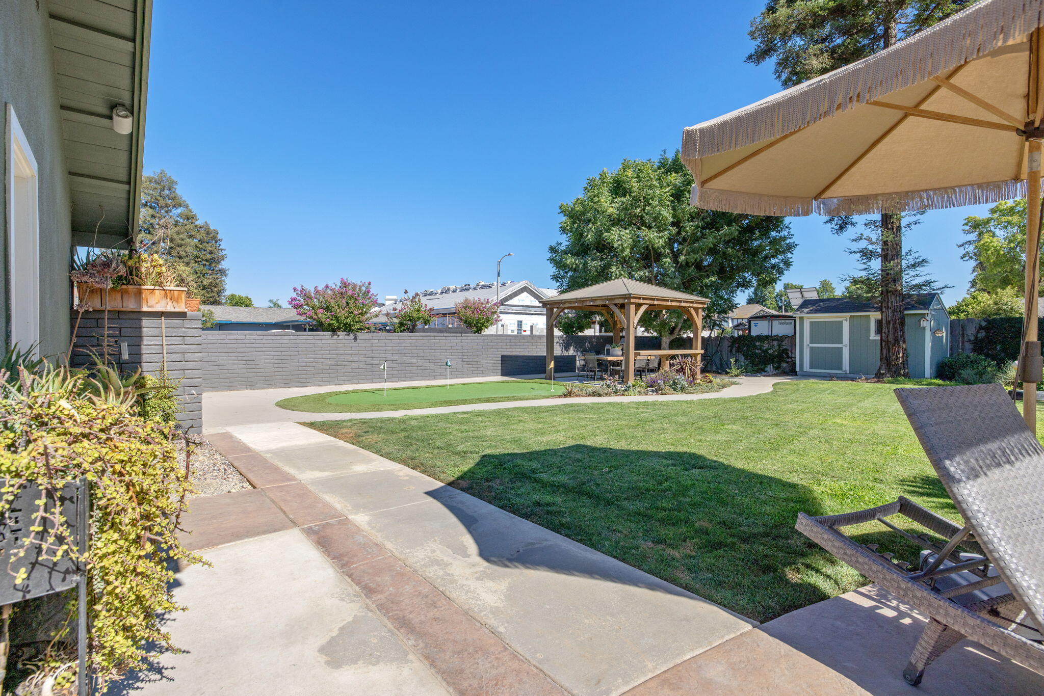 587 E Camelia Ave, Tulare, CA 93274