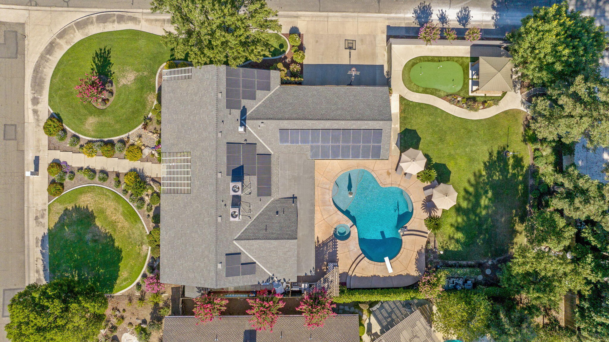 587 E Camelia Ave, Tulare, CA 93274