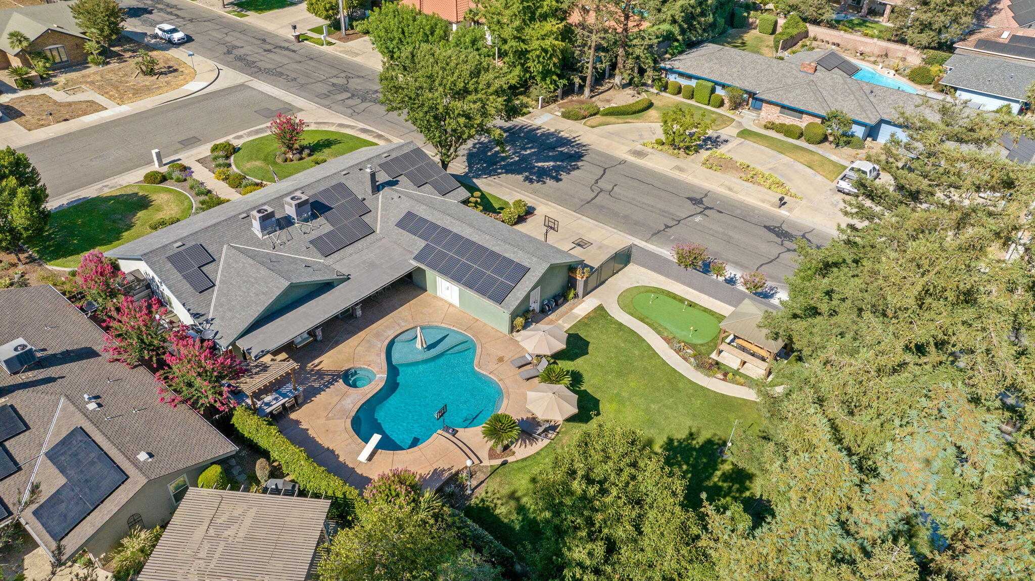 587 E Camelia Ave, Tulare, CA 93274